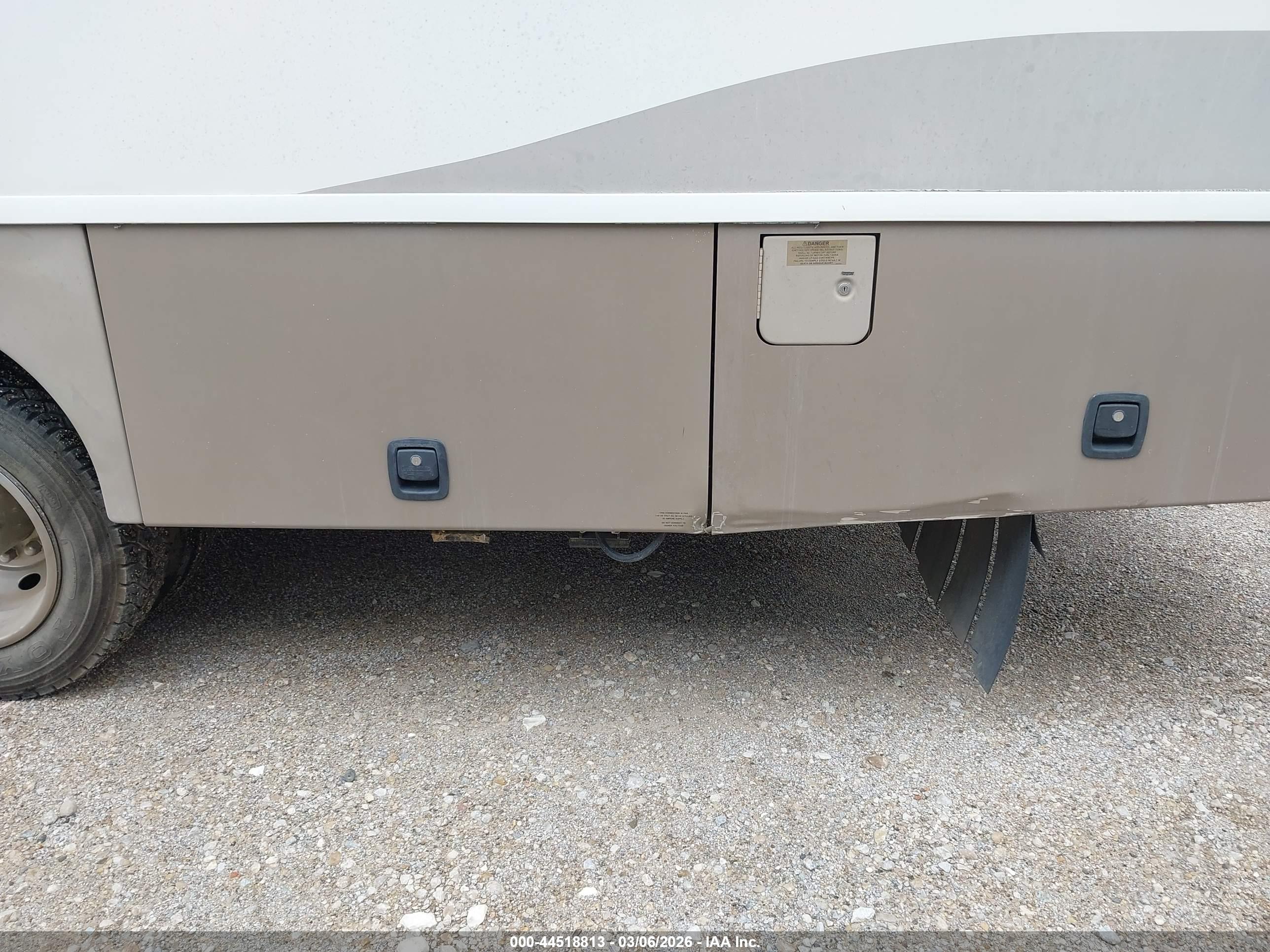 FORD F550 image 6