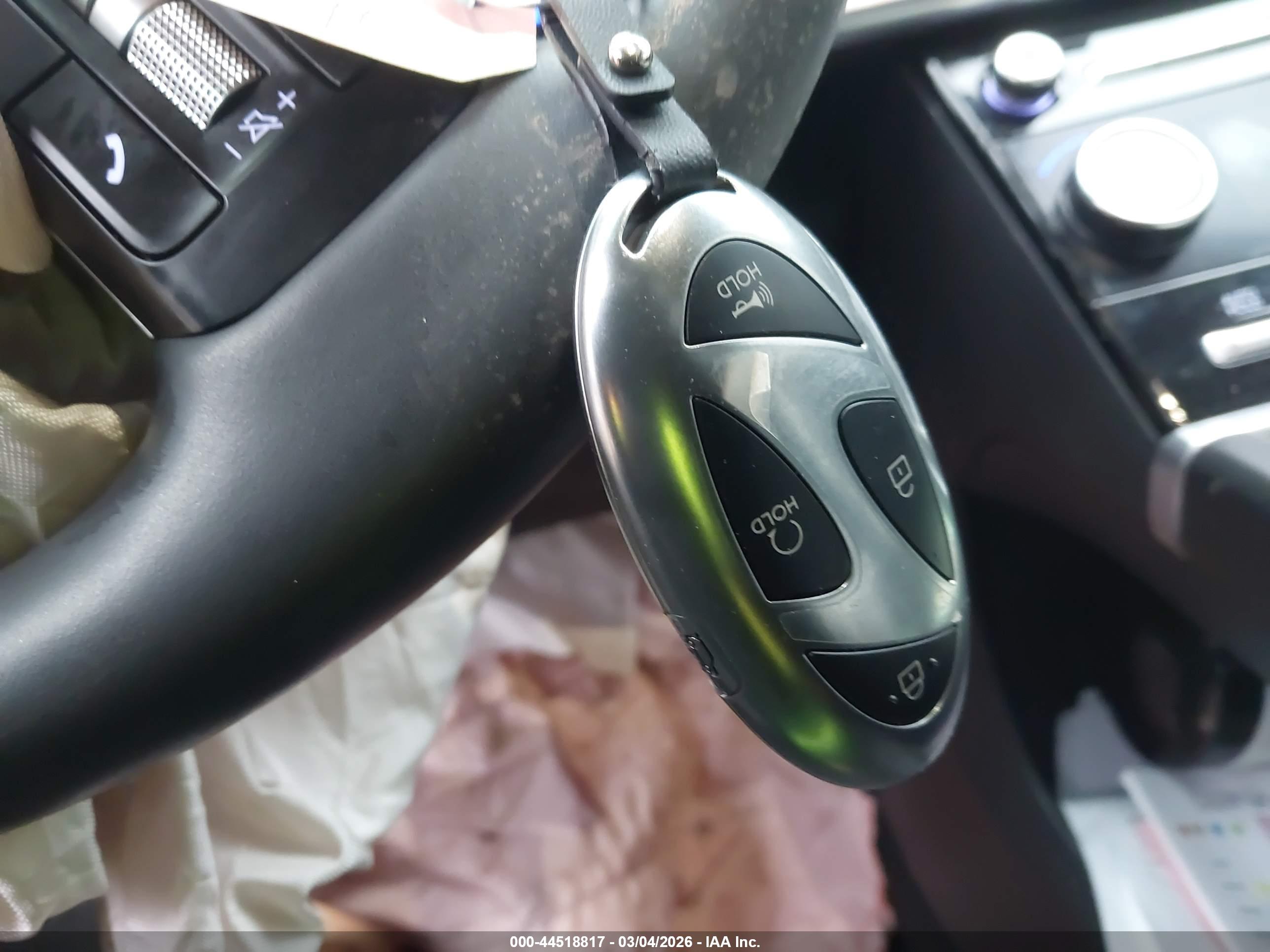 HYUNDAI SANTA image 11