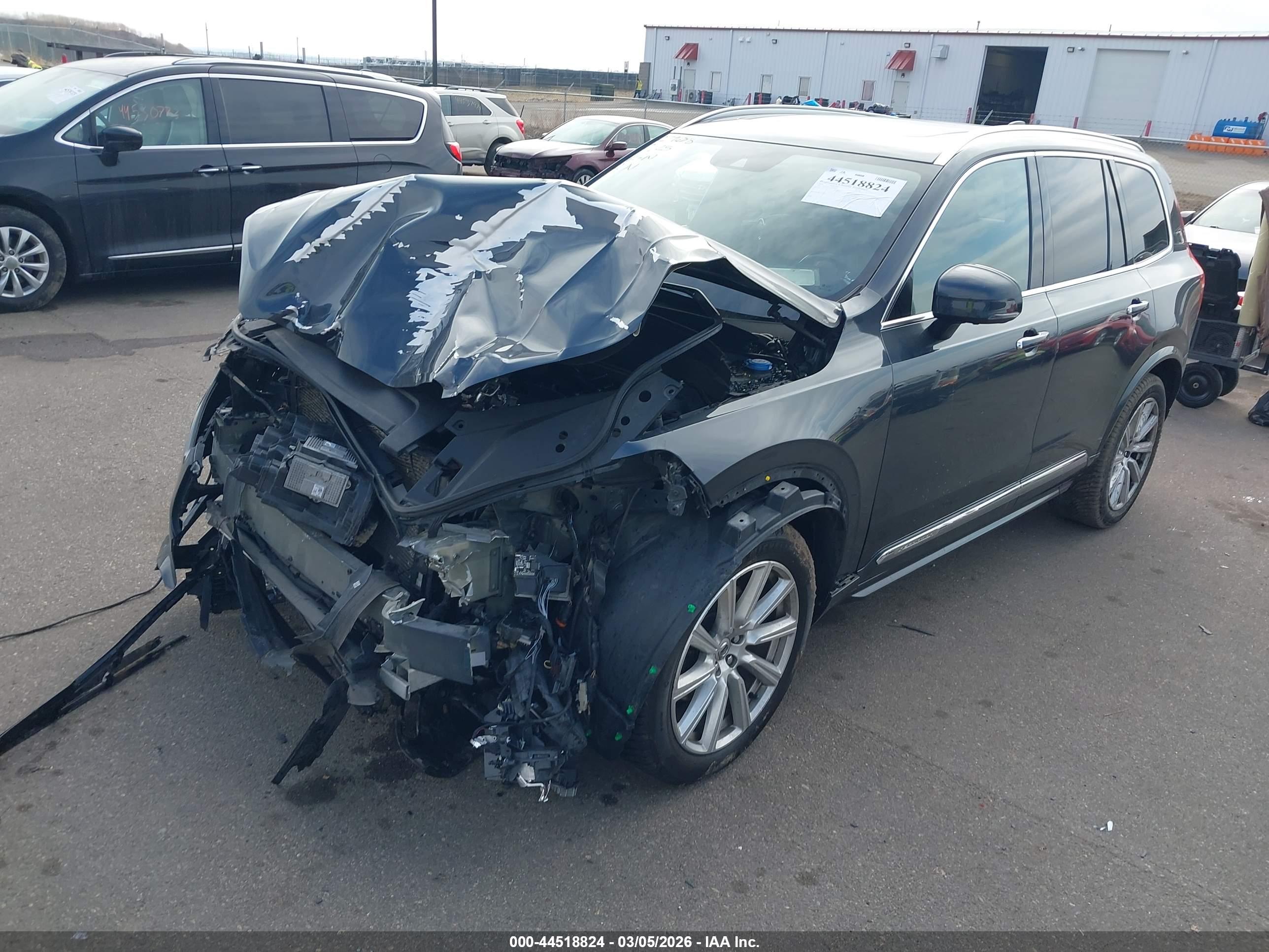 VOLVO XC90 image 2