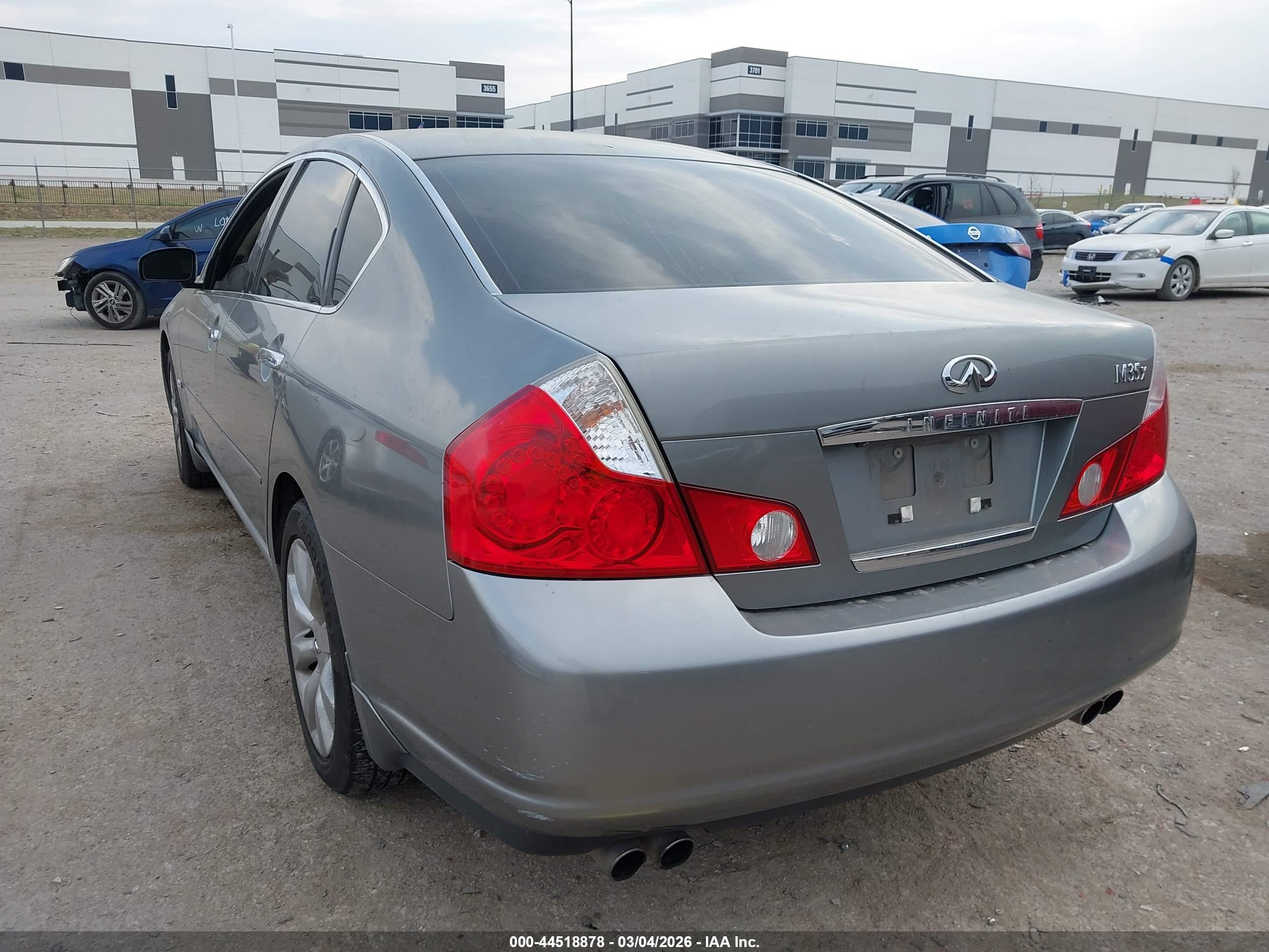 INFINITI M35X image 3