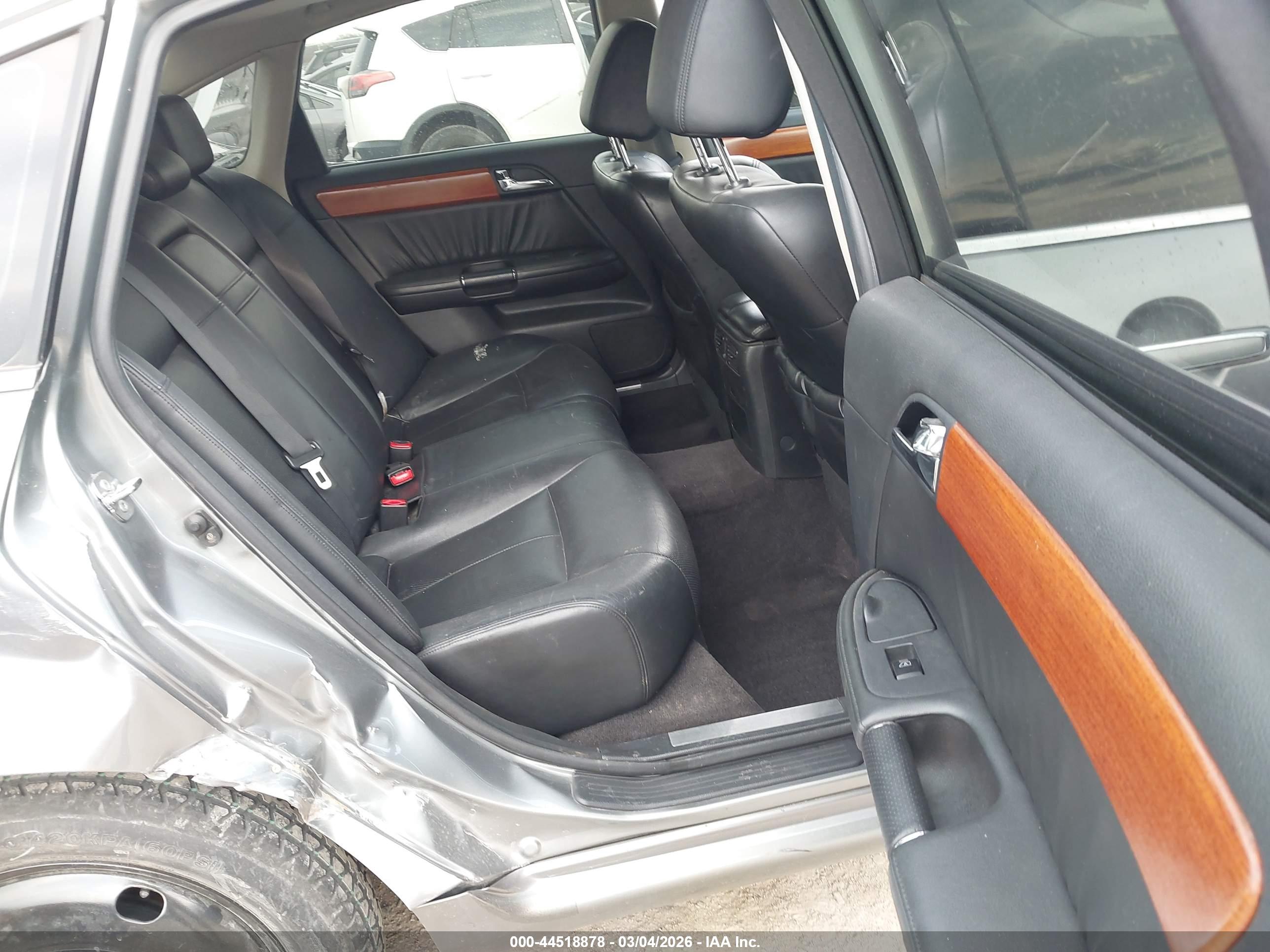 INFINITI M35X image 8