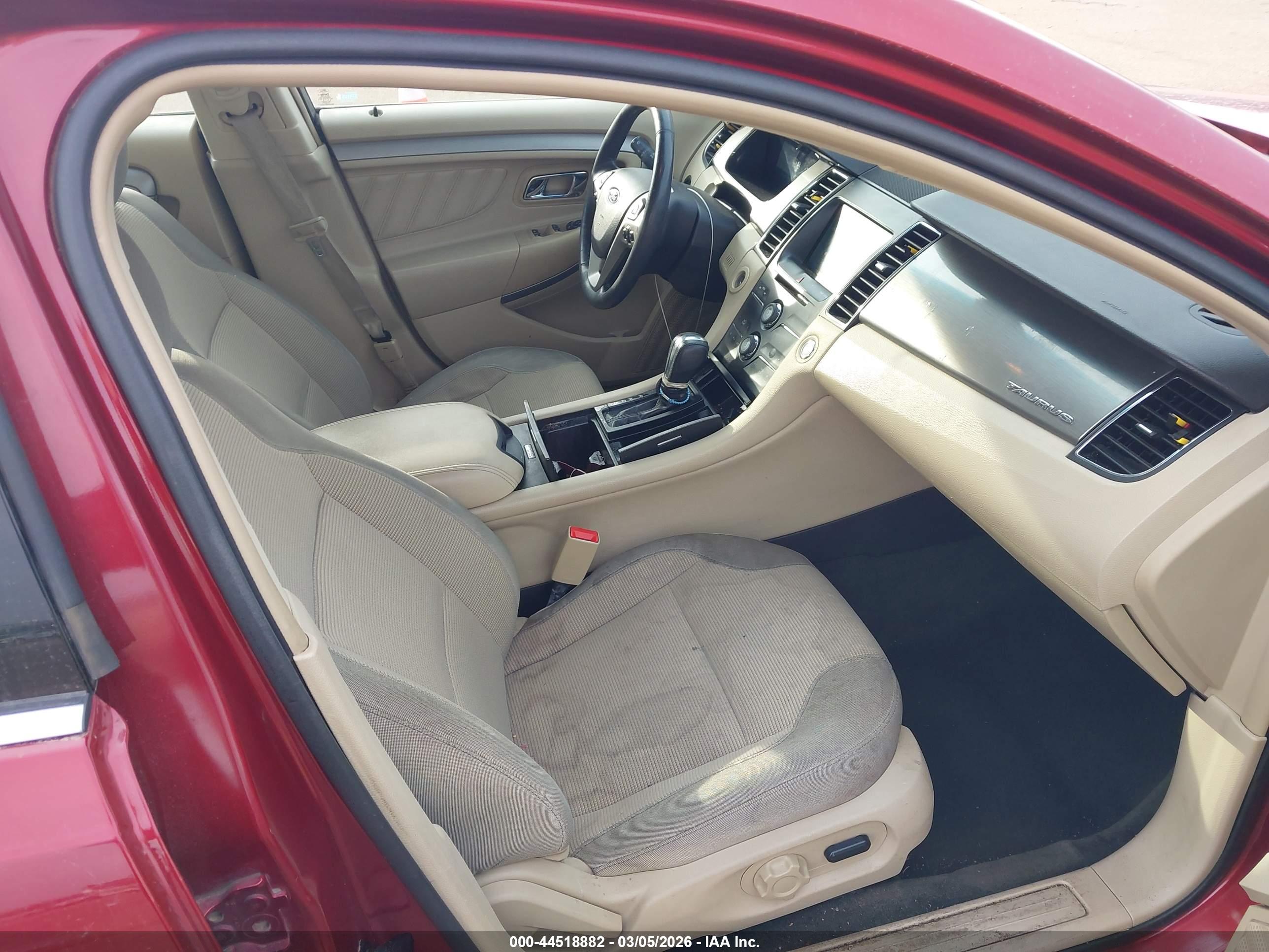 FORD TAURUS image 5