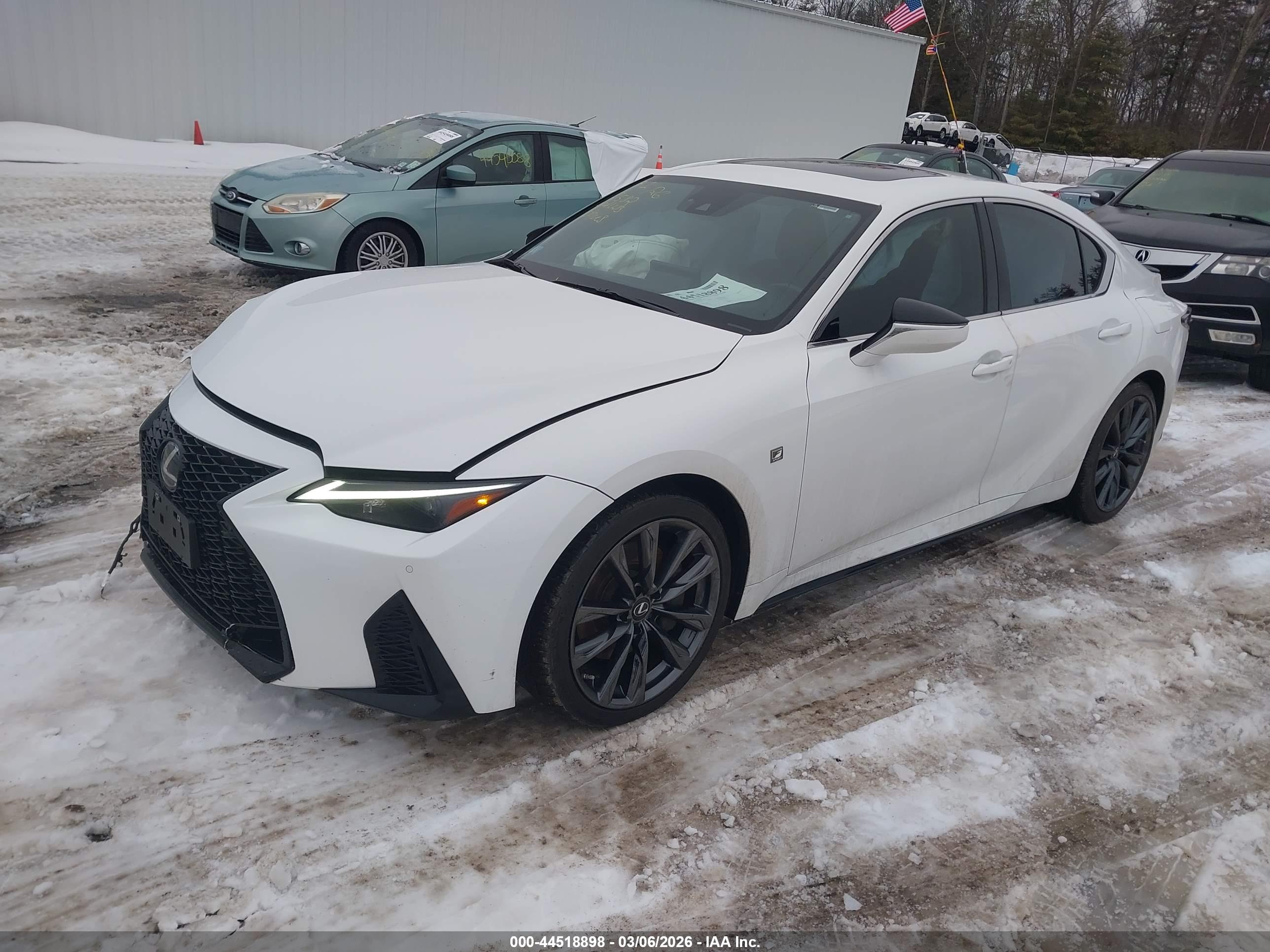 LEXUS IS image 2