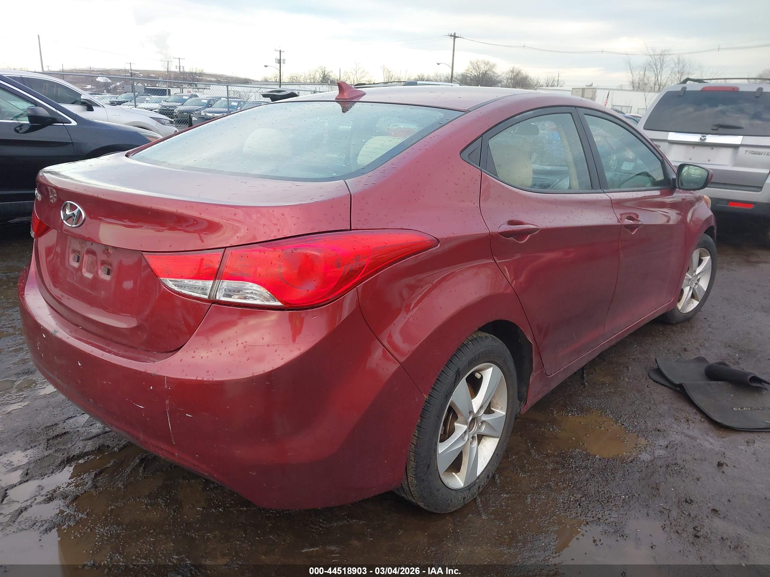 HYUNDAI ELANTRA image 4