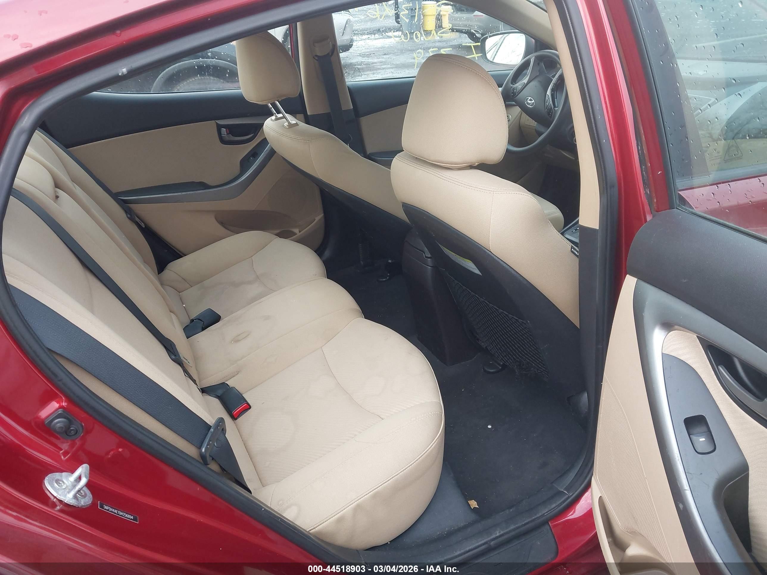 HYUNDAI ELANTRA image 8