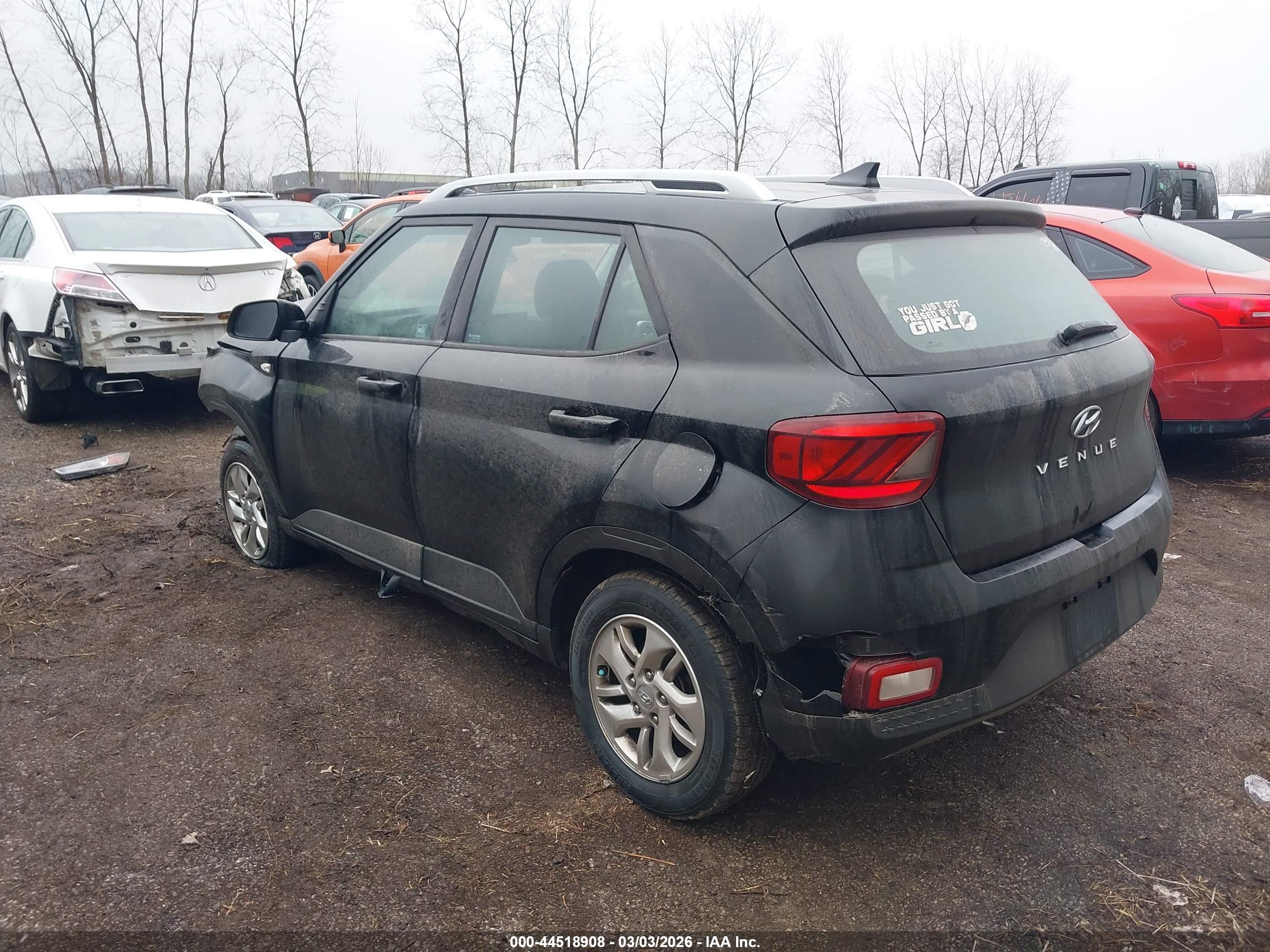 HYUNDAI VENUE image 3