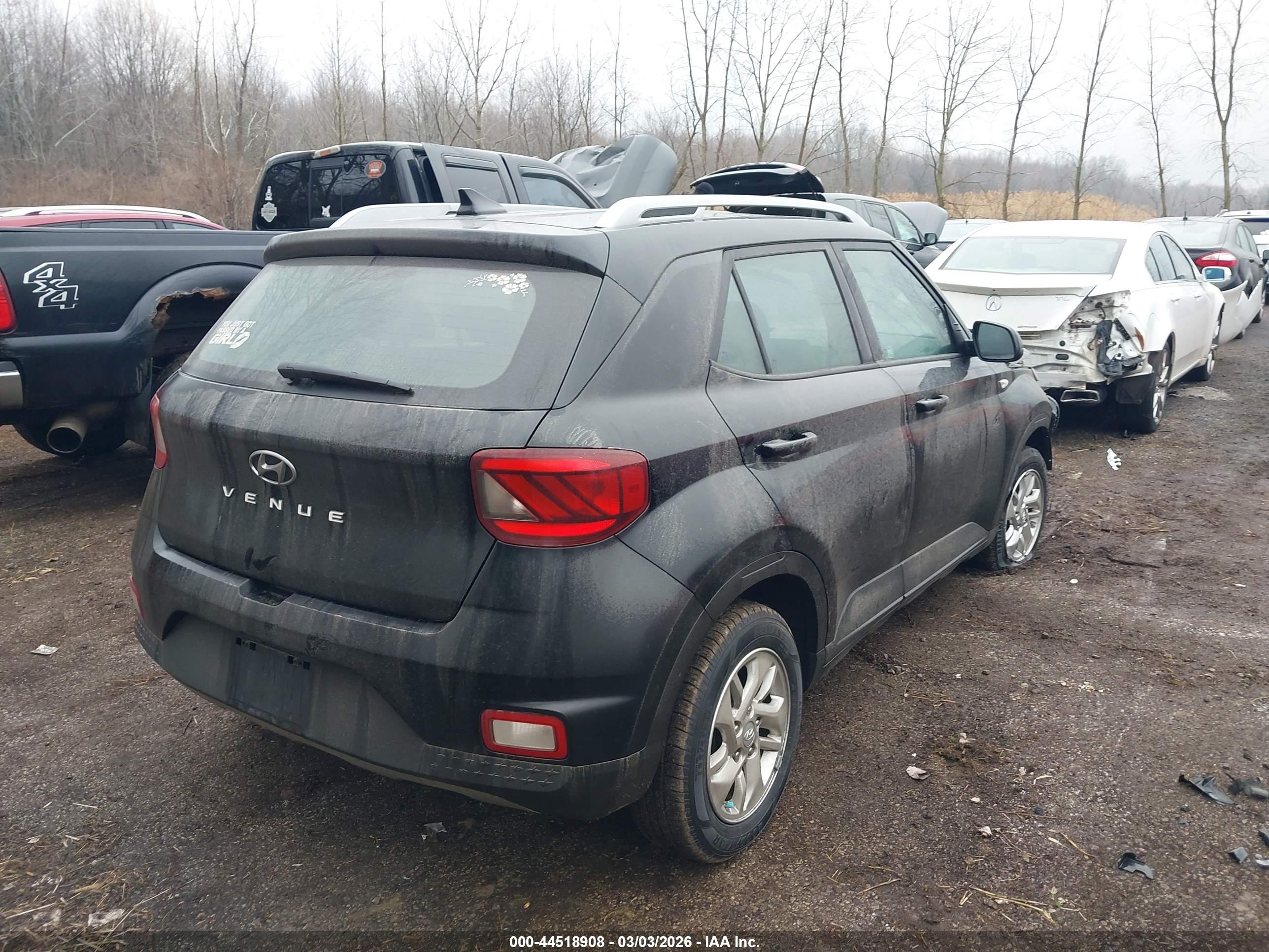 HYUNDAI VENUE image 4