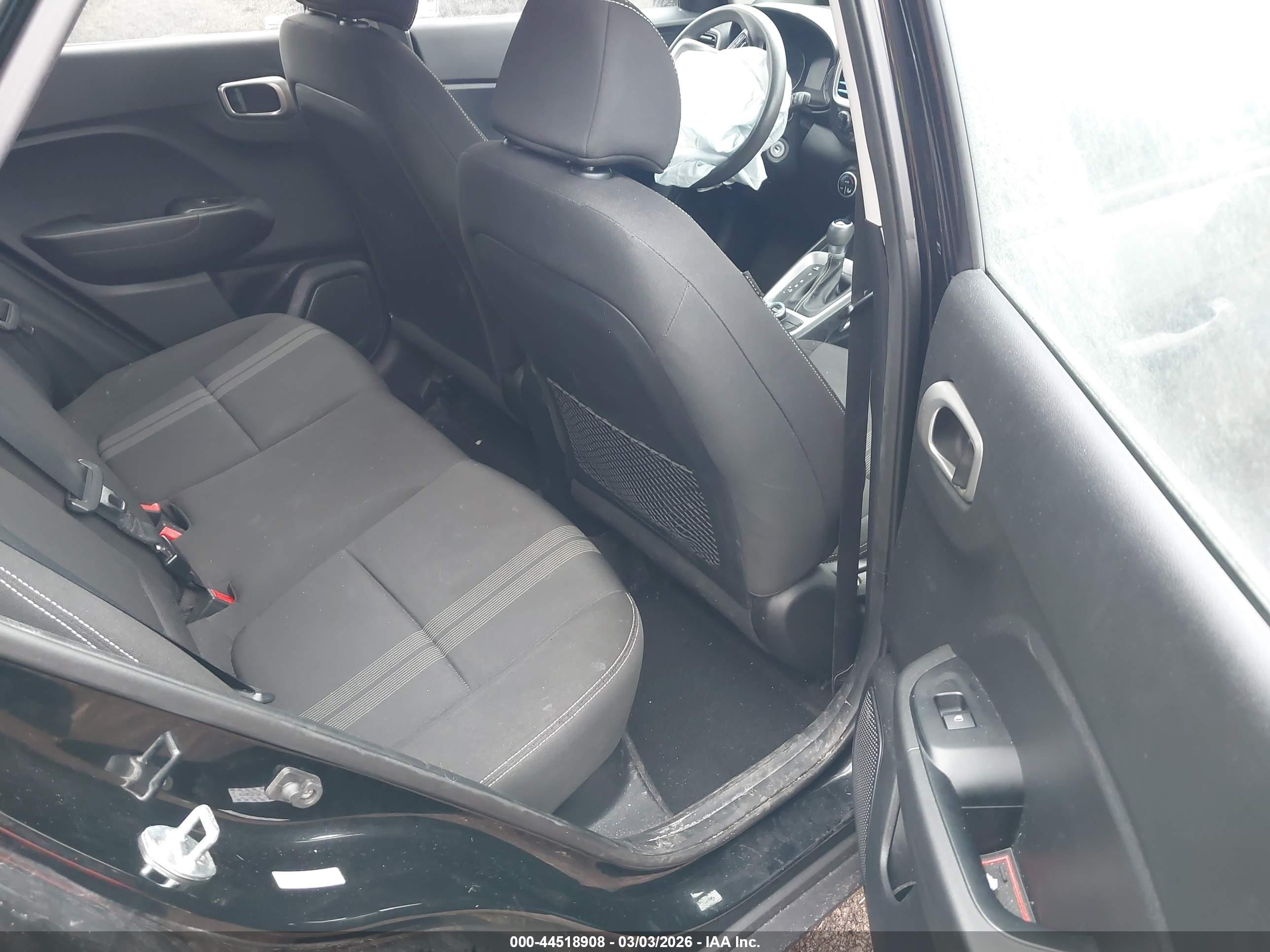 HYUNDAI VENUE image 8