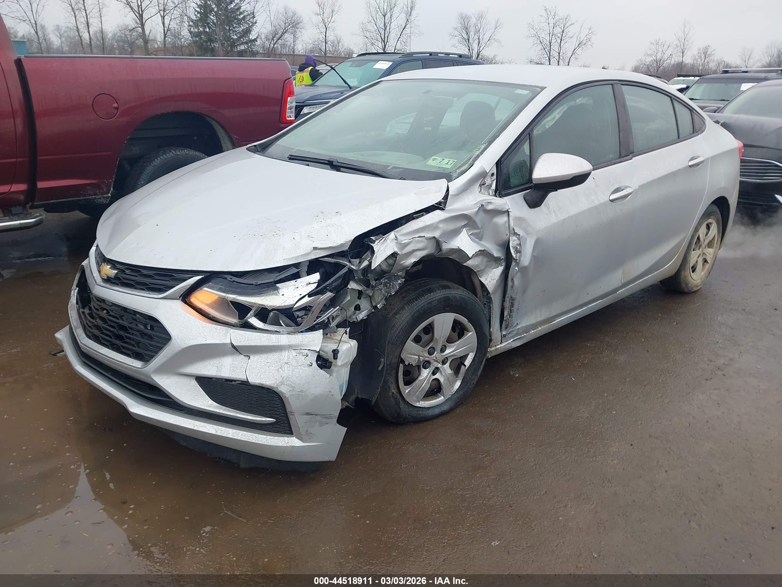 CHEVROLET CRUZE image 2