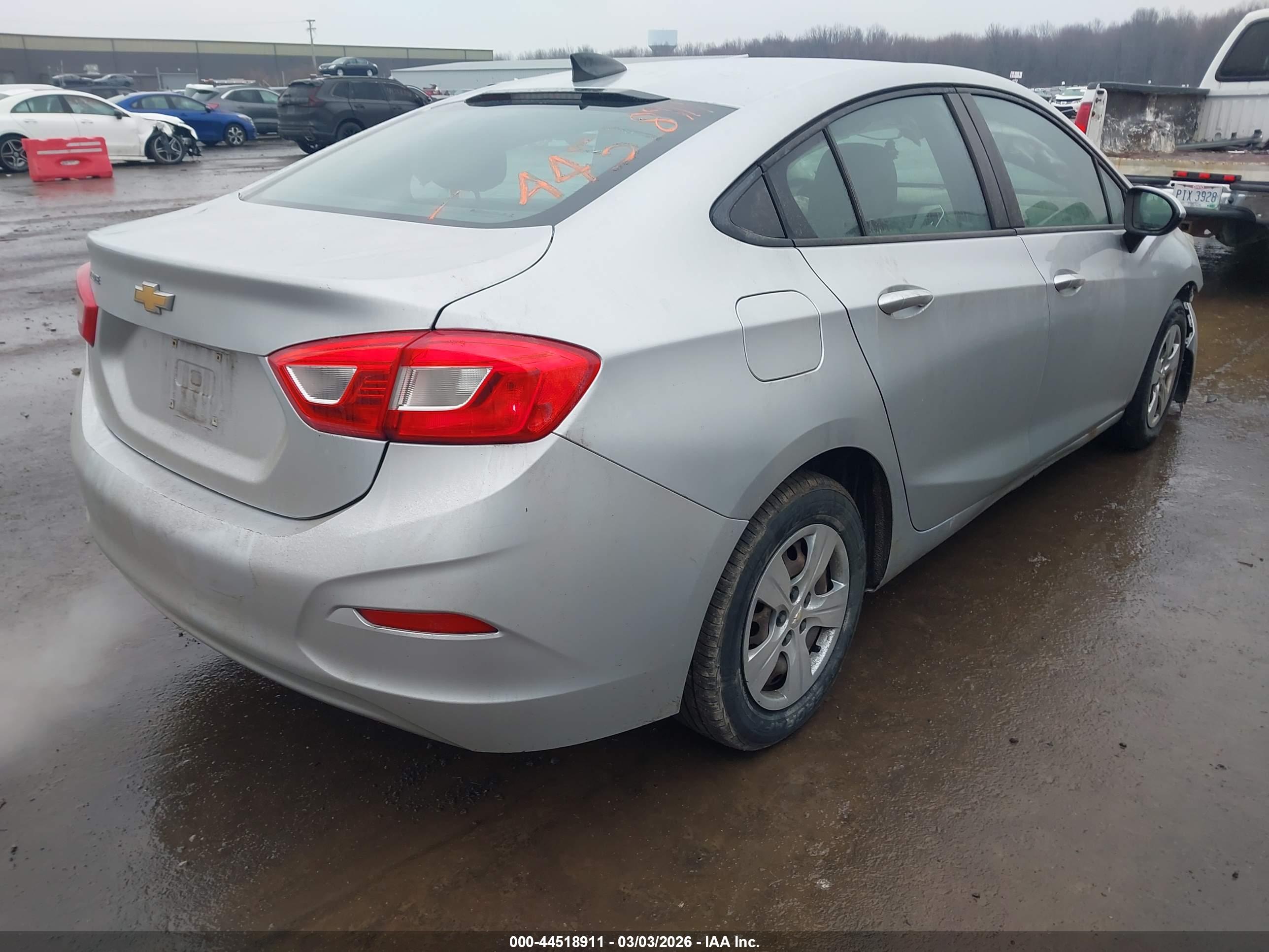 CHEVROLET CRUZE image 4