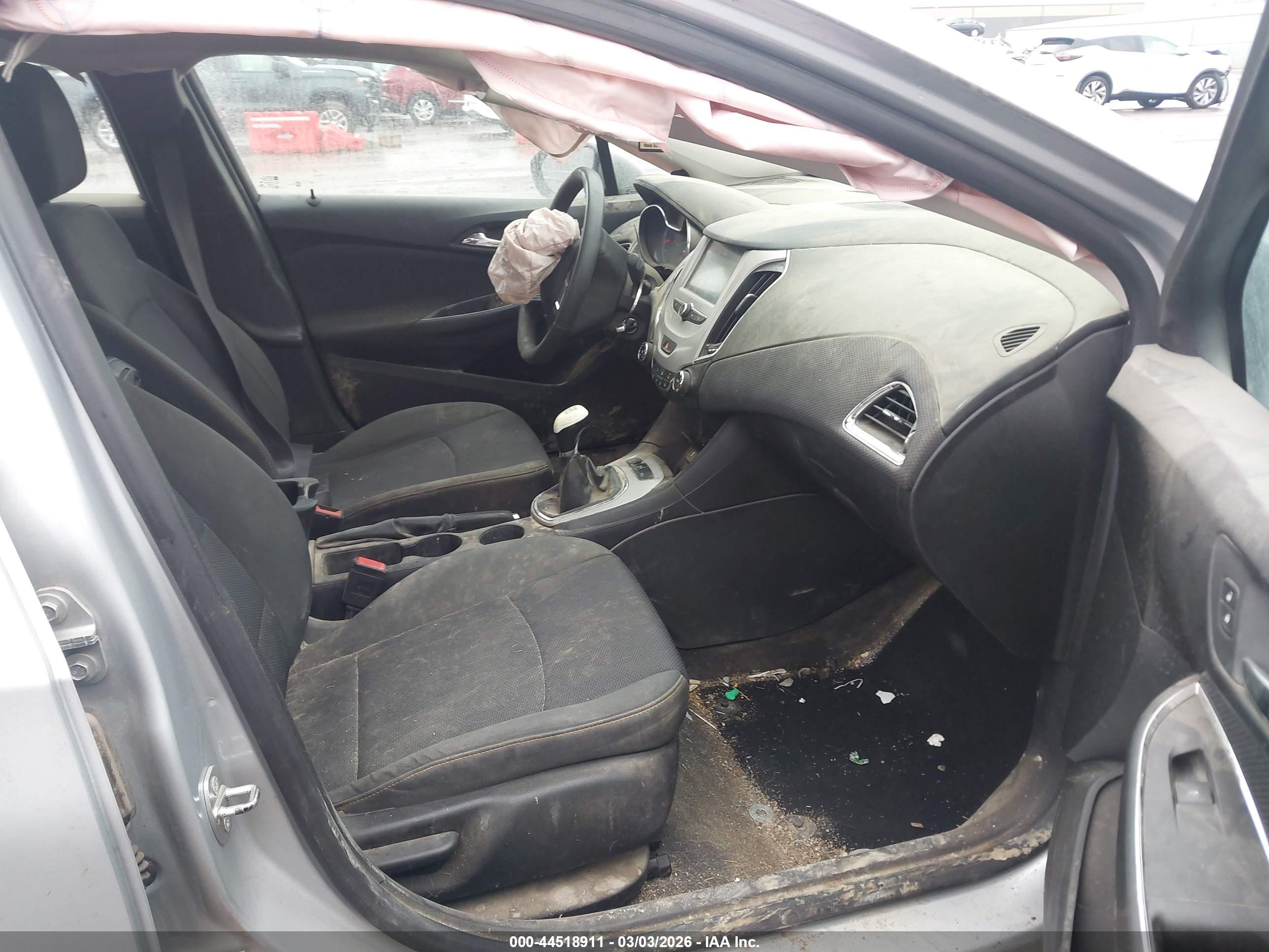 CHEVROLET CRUZE image 5