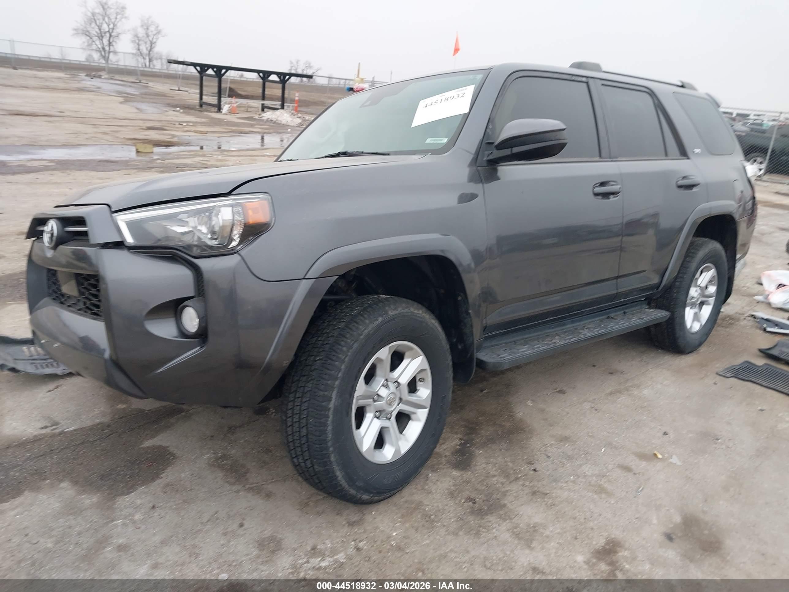 TOYOTA 4RUNNER image 2