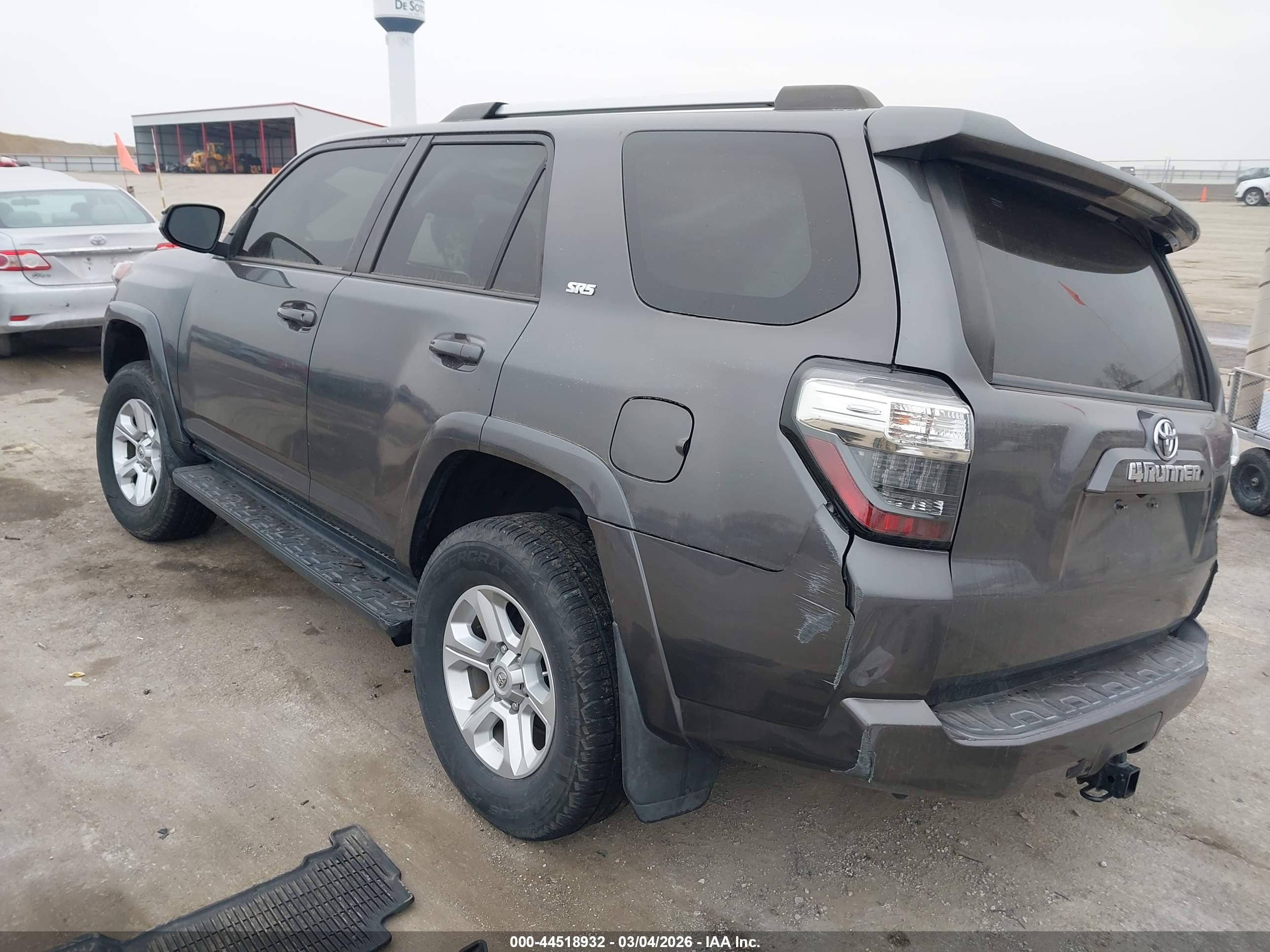 TOYOTA 4RUNNER image 3