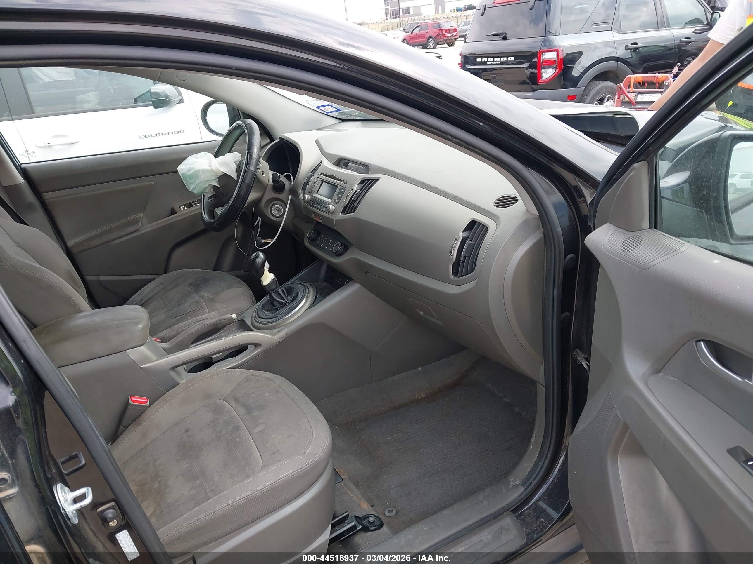 KIA SPORTAGE image 5