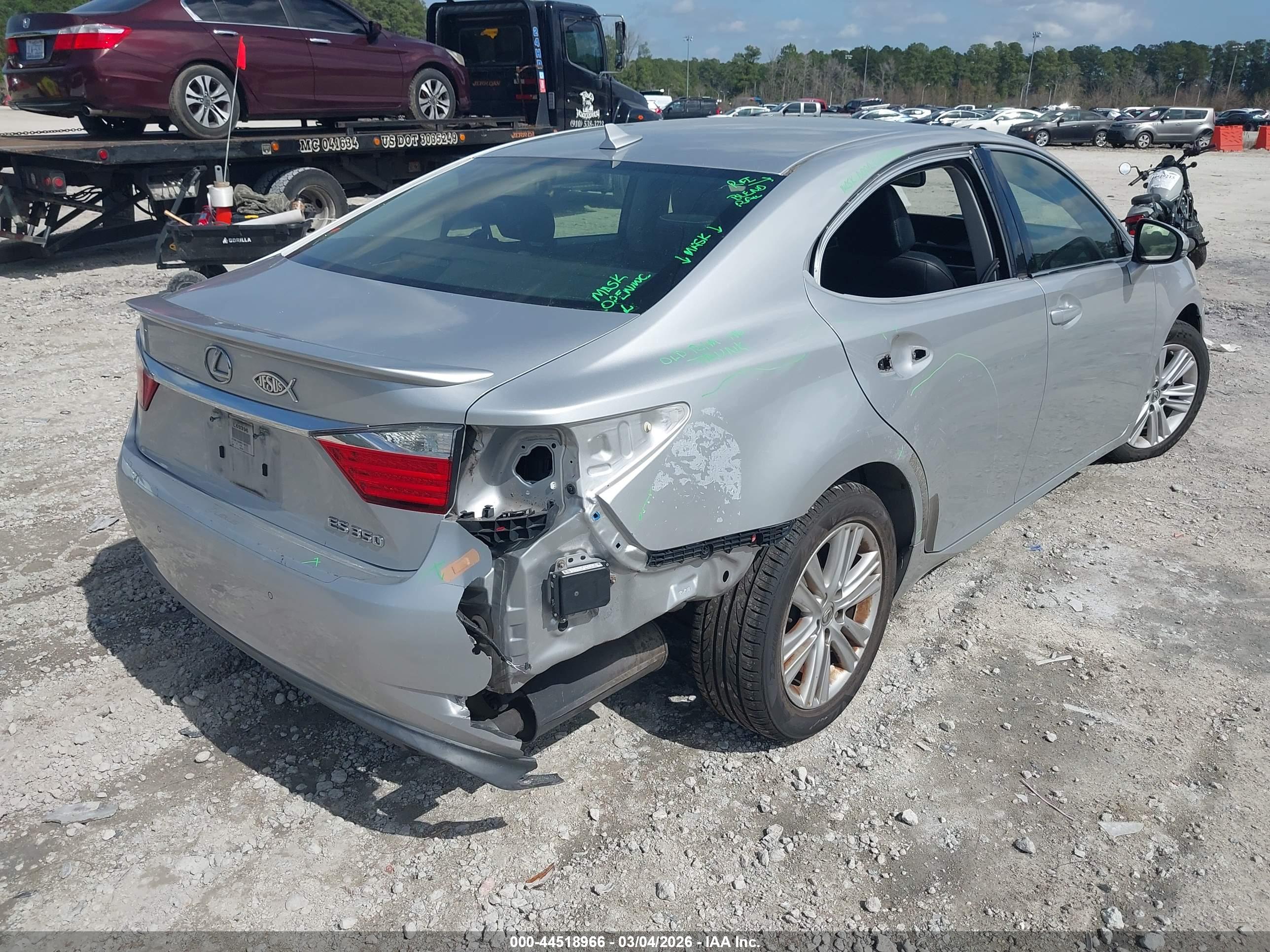 LEXUS ES image 4