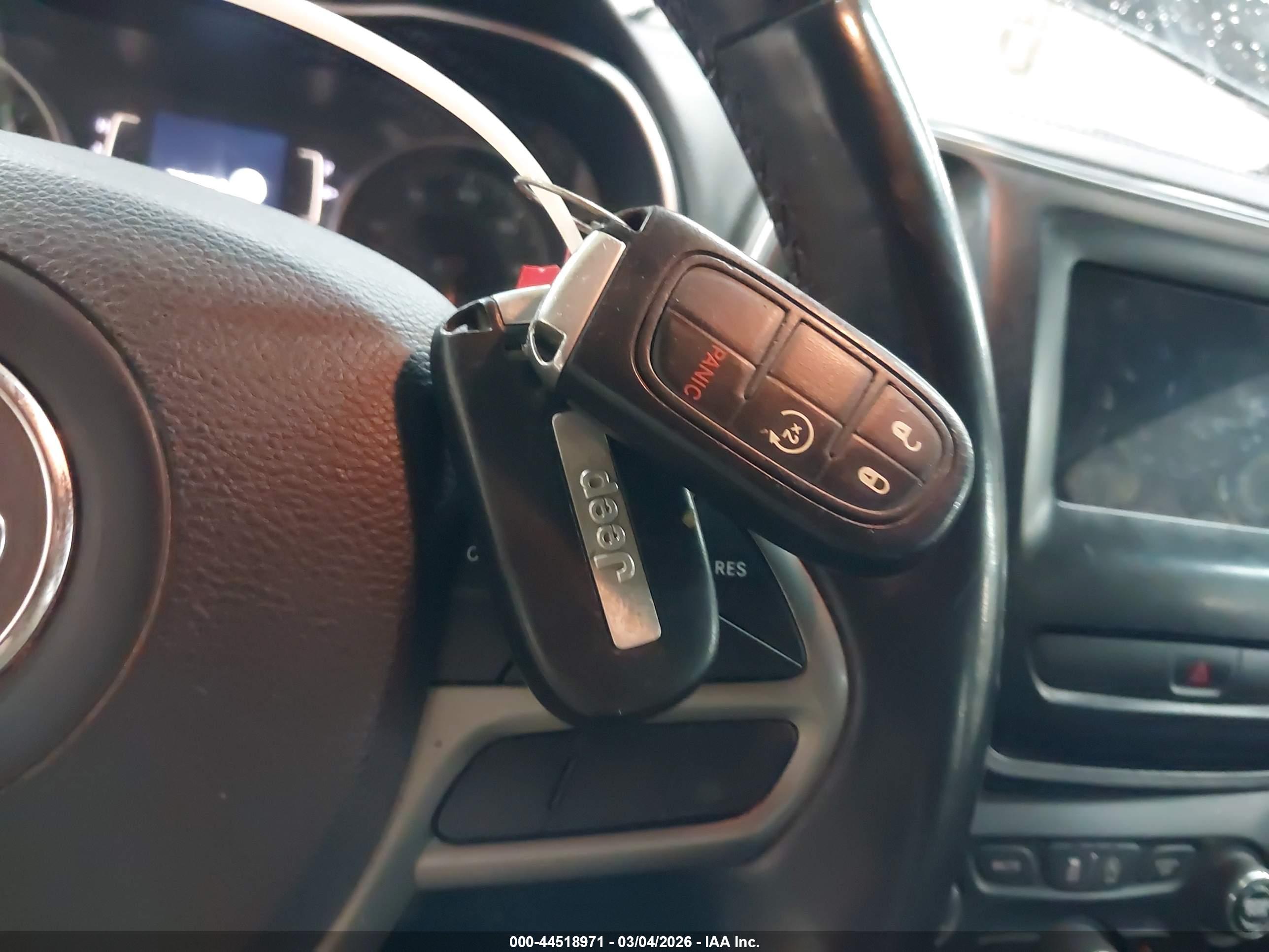 JEEP CHEROKEE image 11