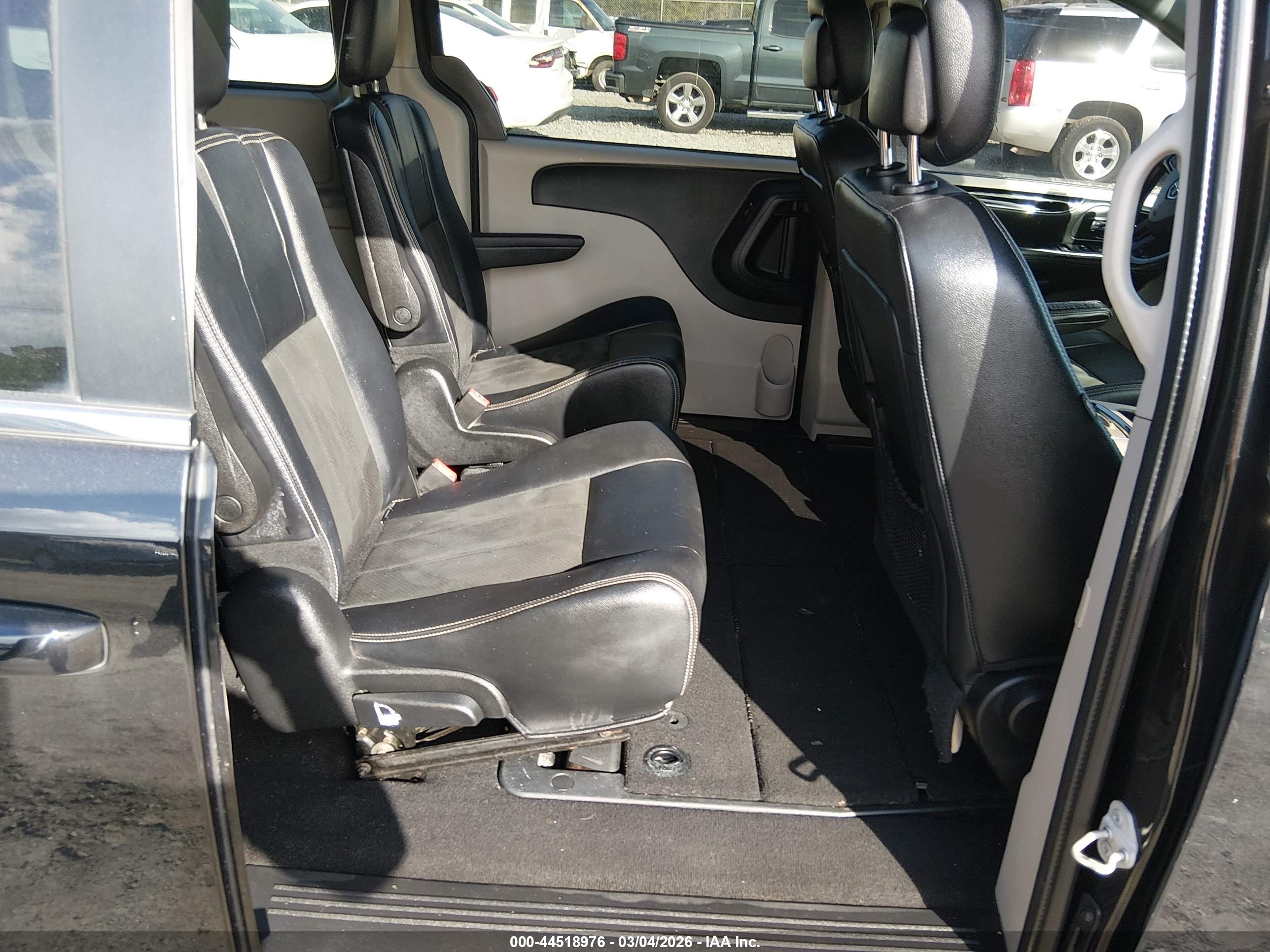 DODGE GRAND image 8