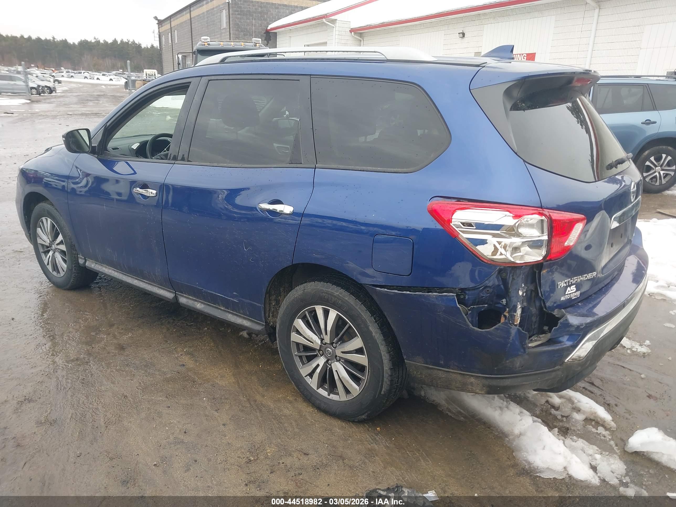 NISSAN PATHFINDER image 3