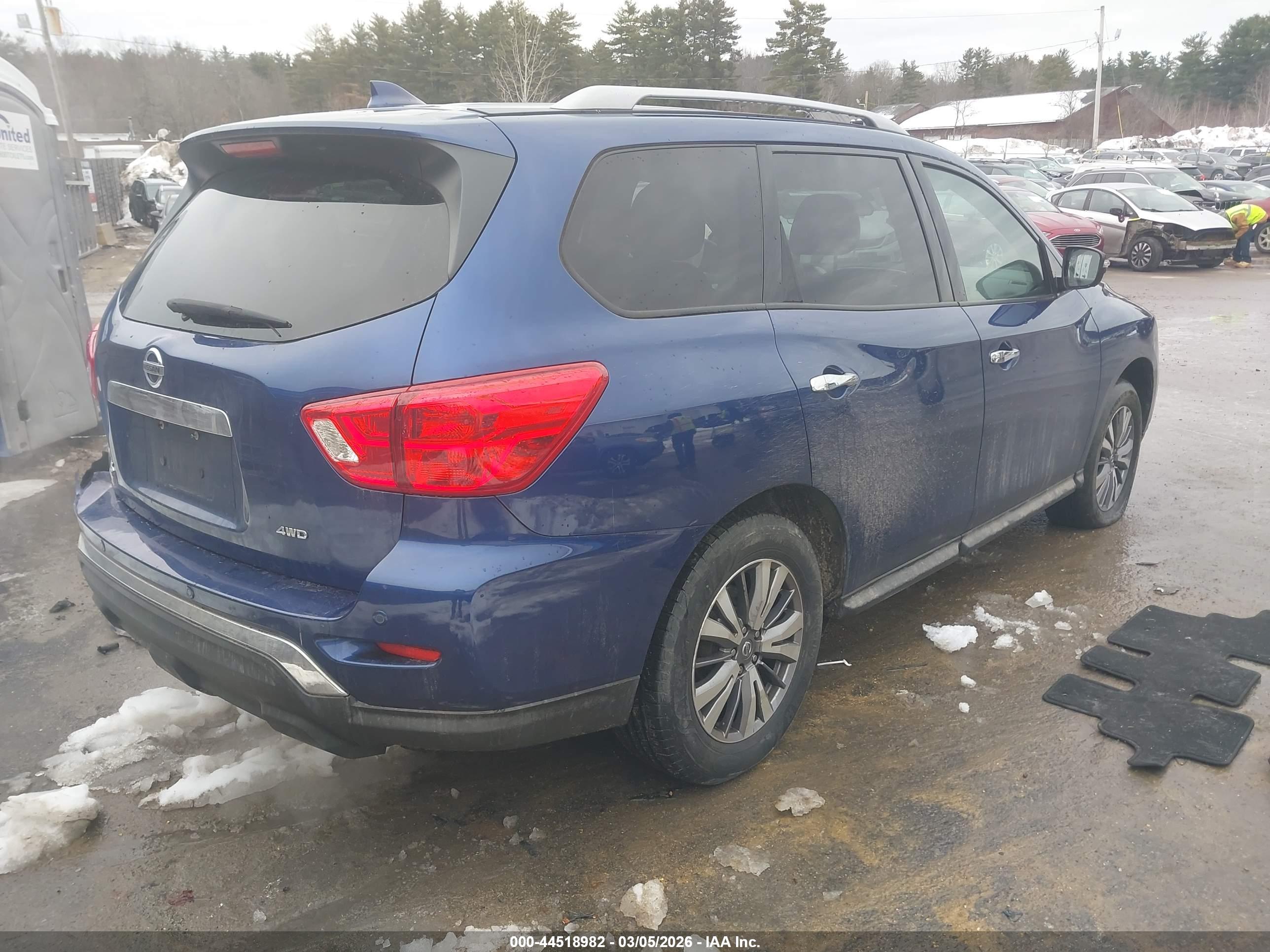 NISSAN PATHFINDER image 4