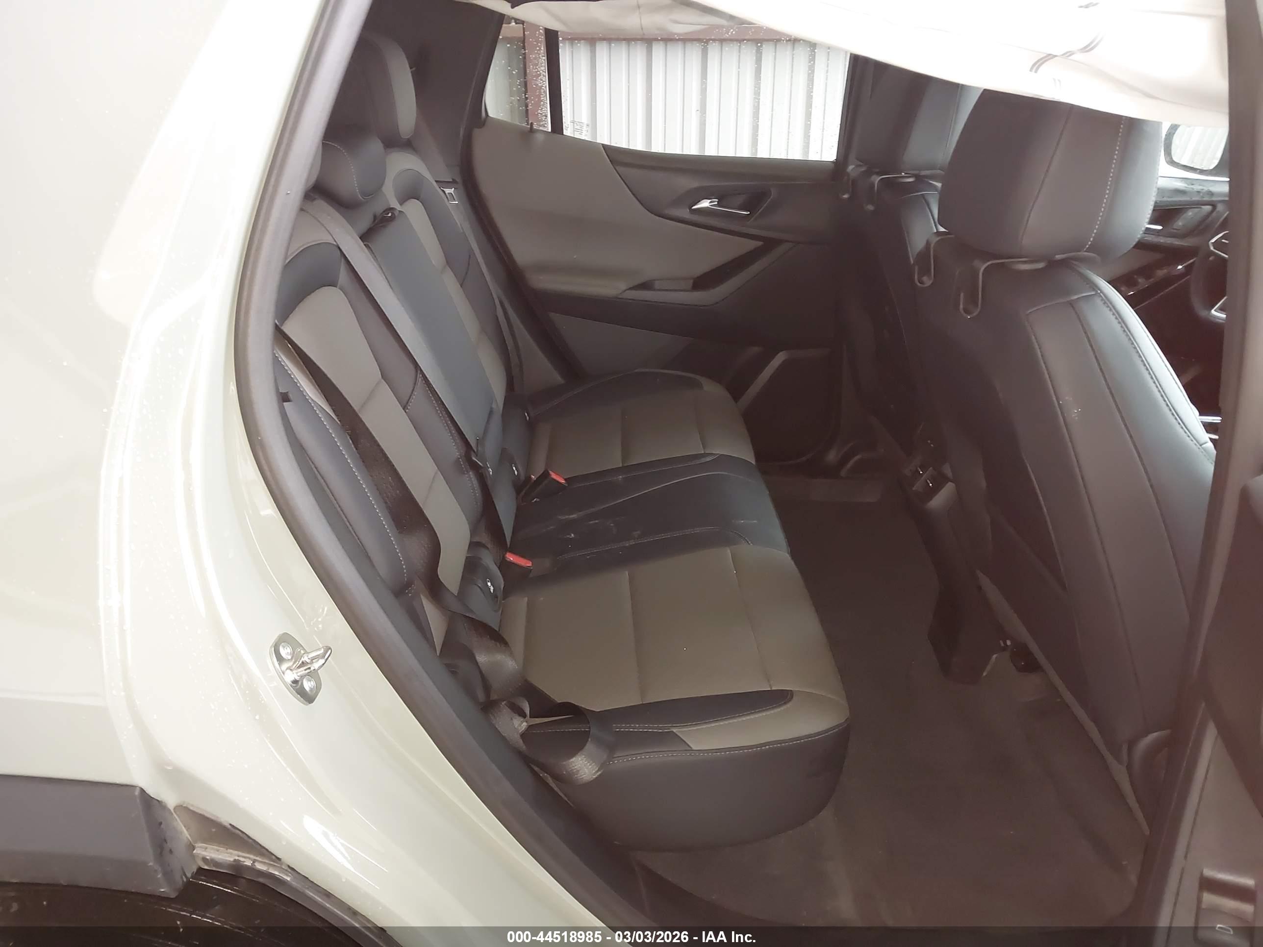 CHEVROLET EQUINOX image 8