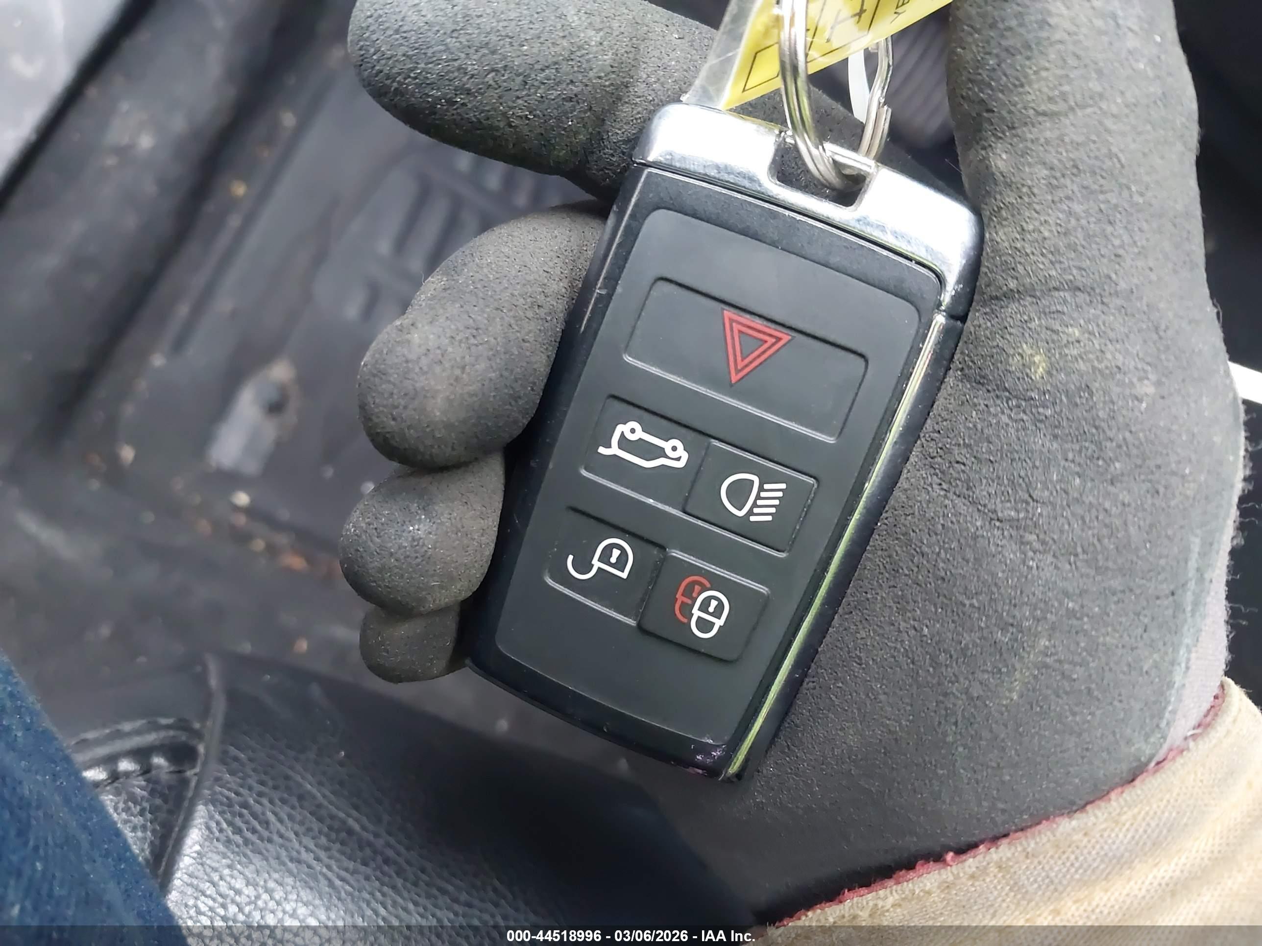 LAND ROVER image 11