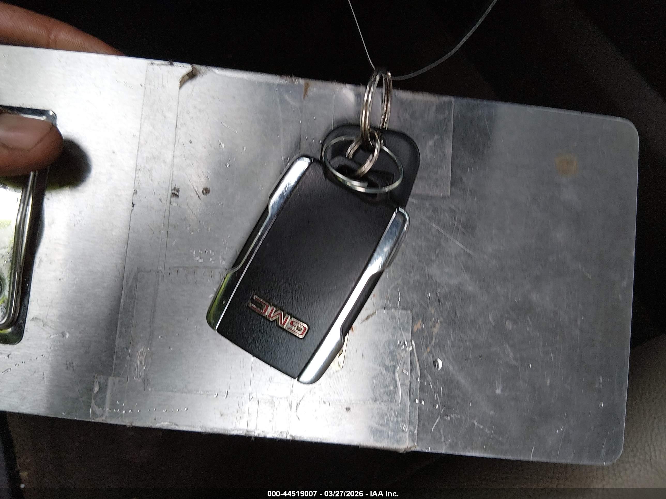 GMC SIERRA image 11
