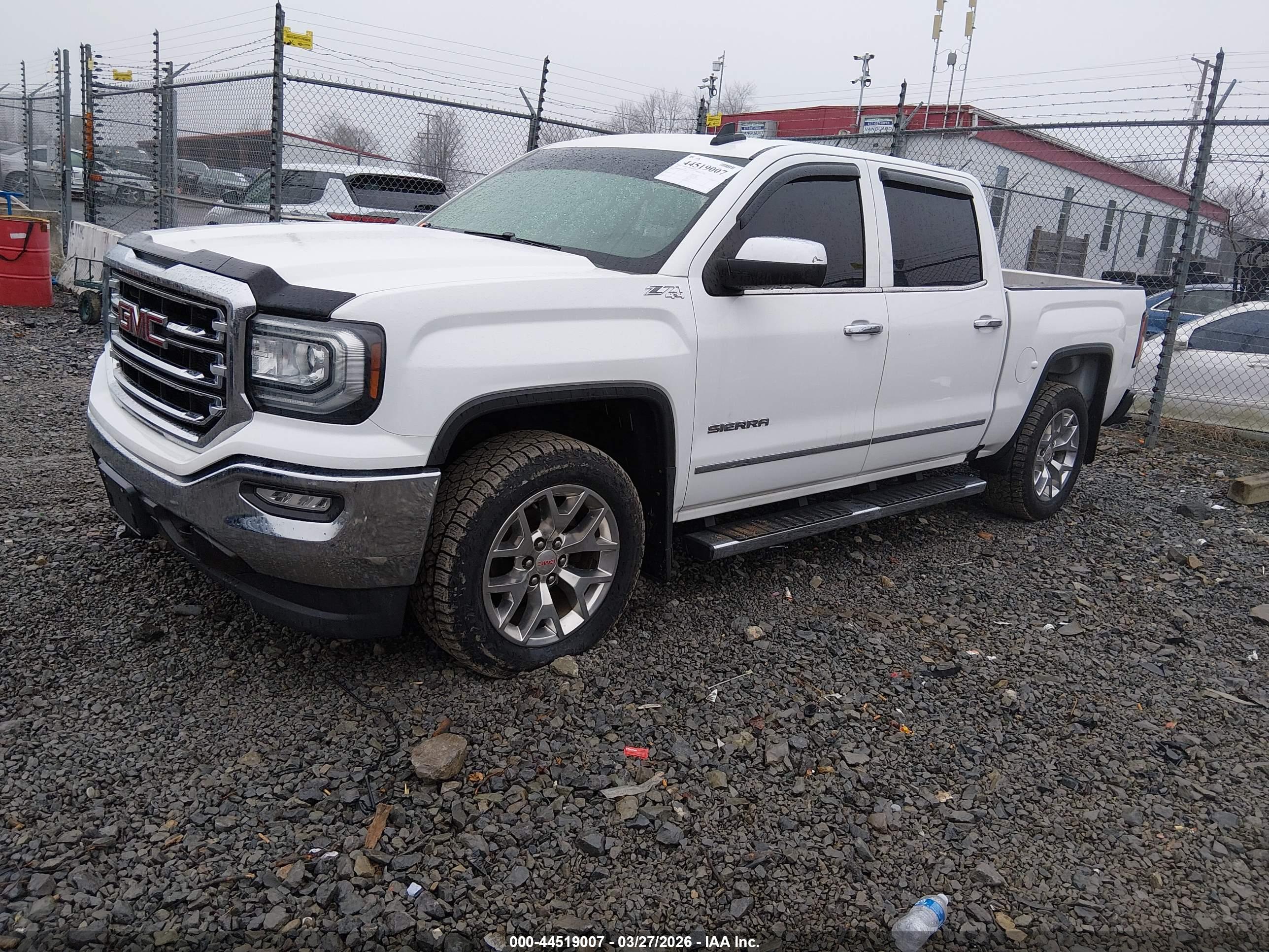 GMC SIERRA image 2