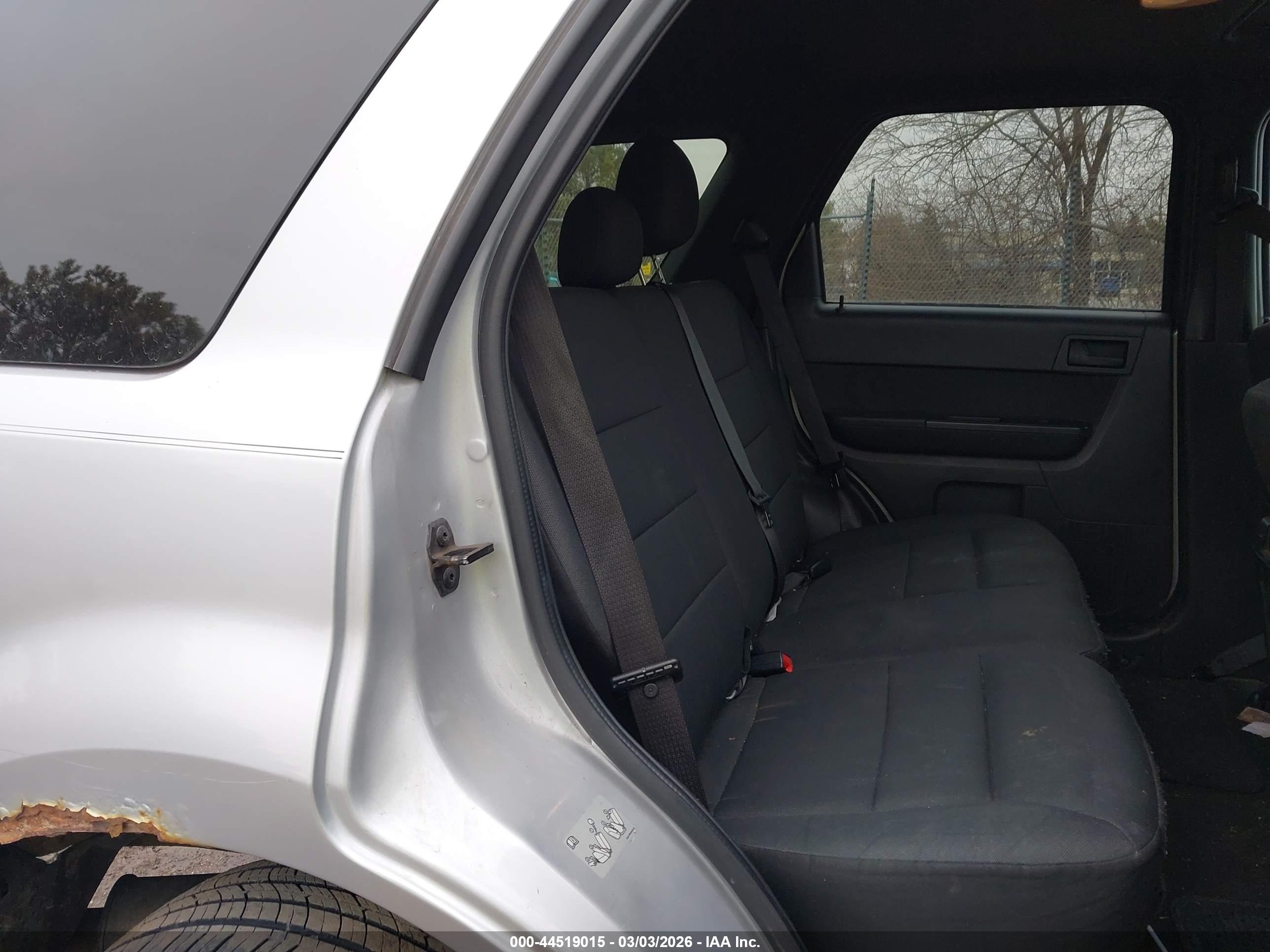 FORD ESCAPE image 8