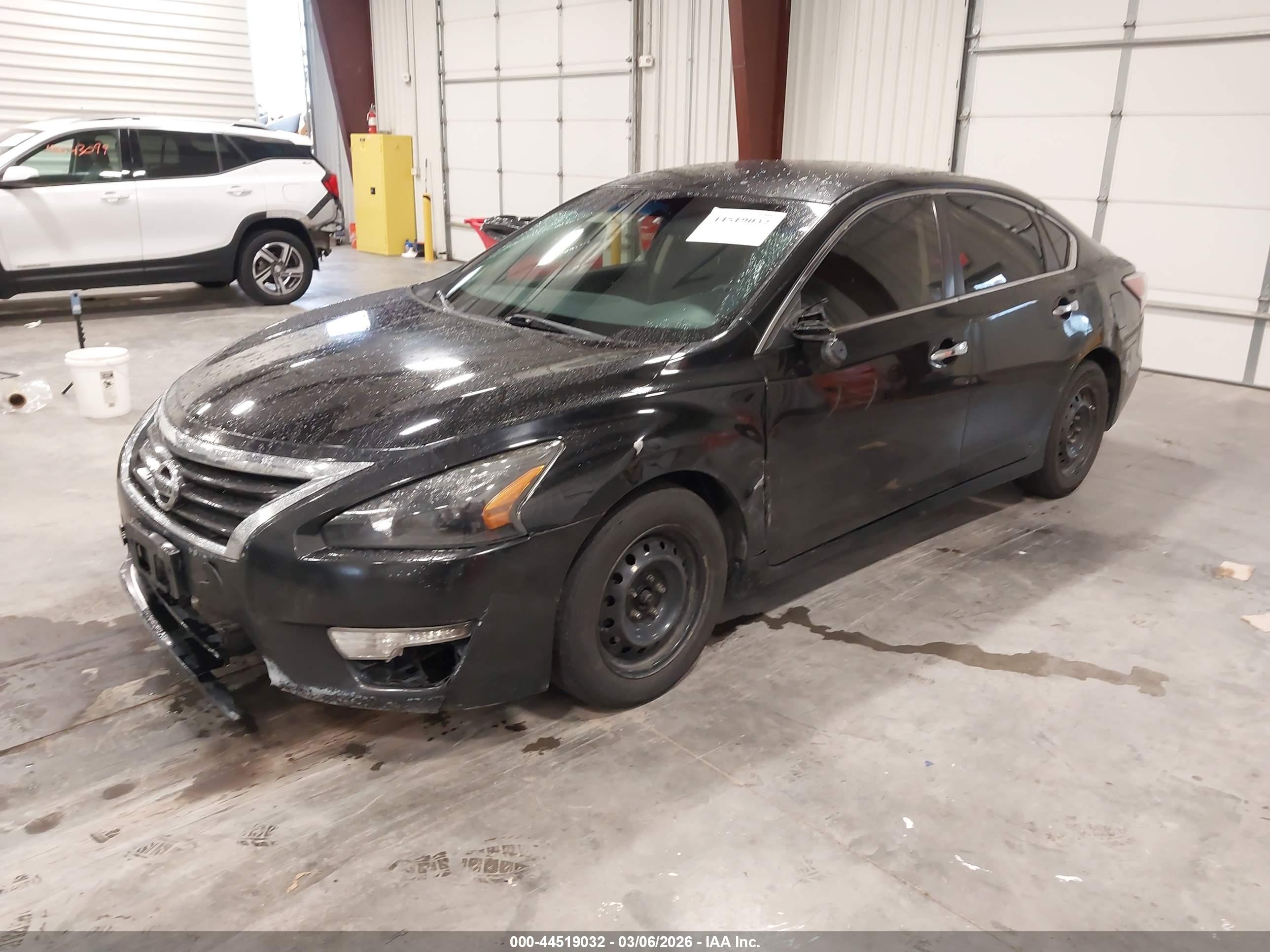 NISSAN ALTIMA image 2