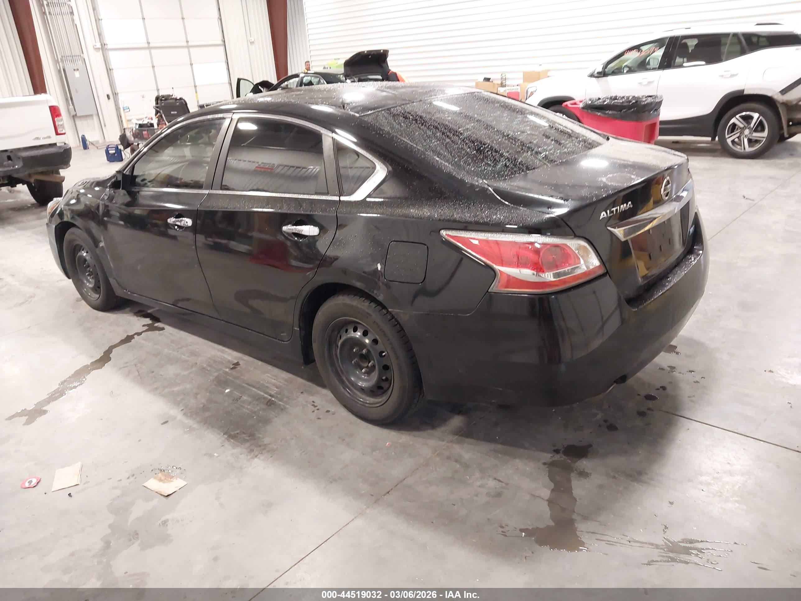 NISSAN ALTIMA image 3