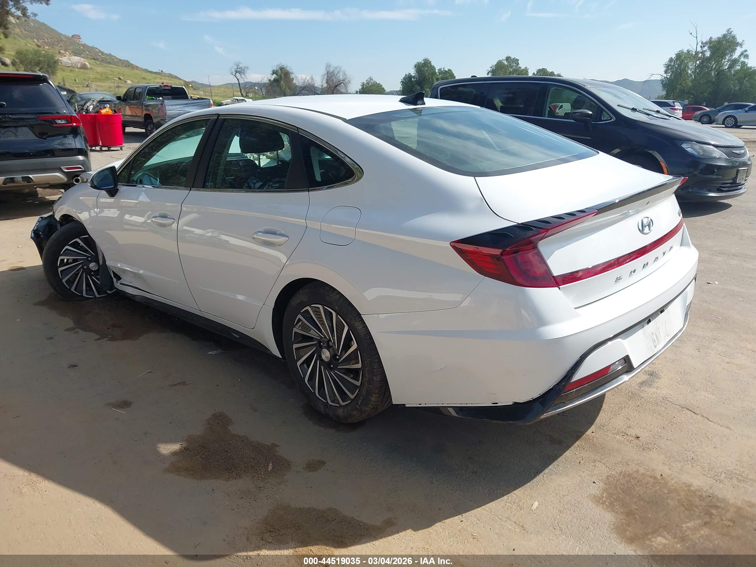 HYUNDAI SONATA image 3