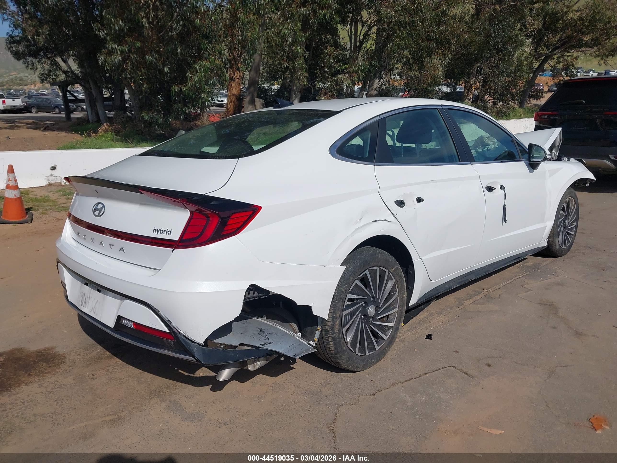 HYUNDAI SONATA image 4