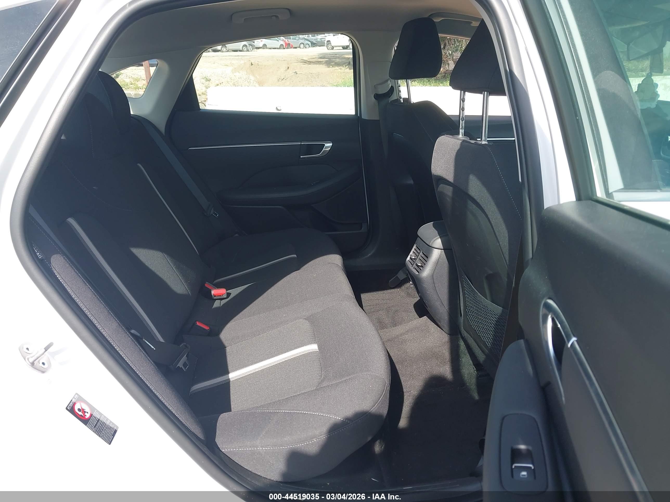 HYUNDAI SONATA image 8
