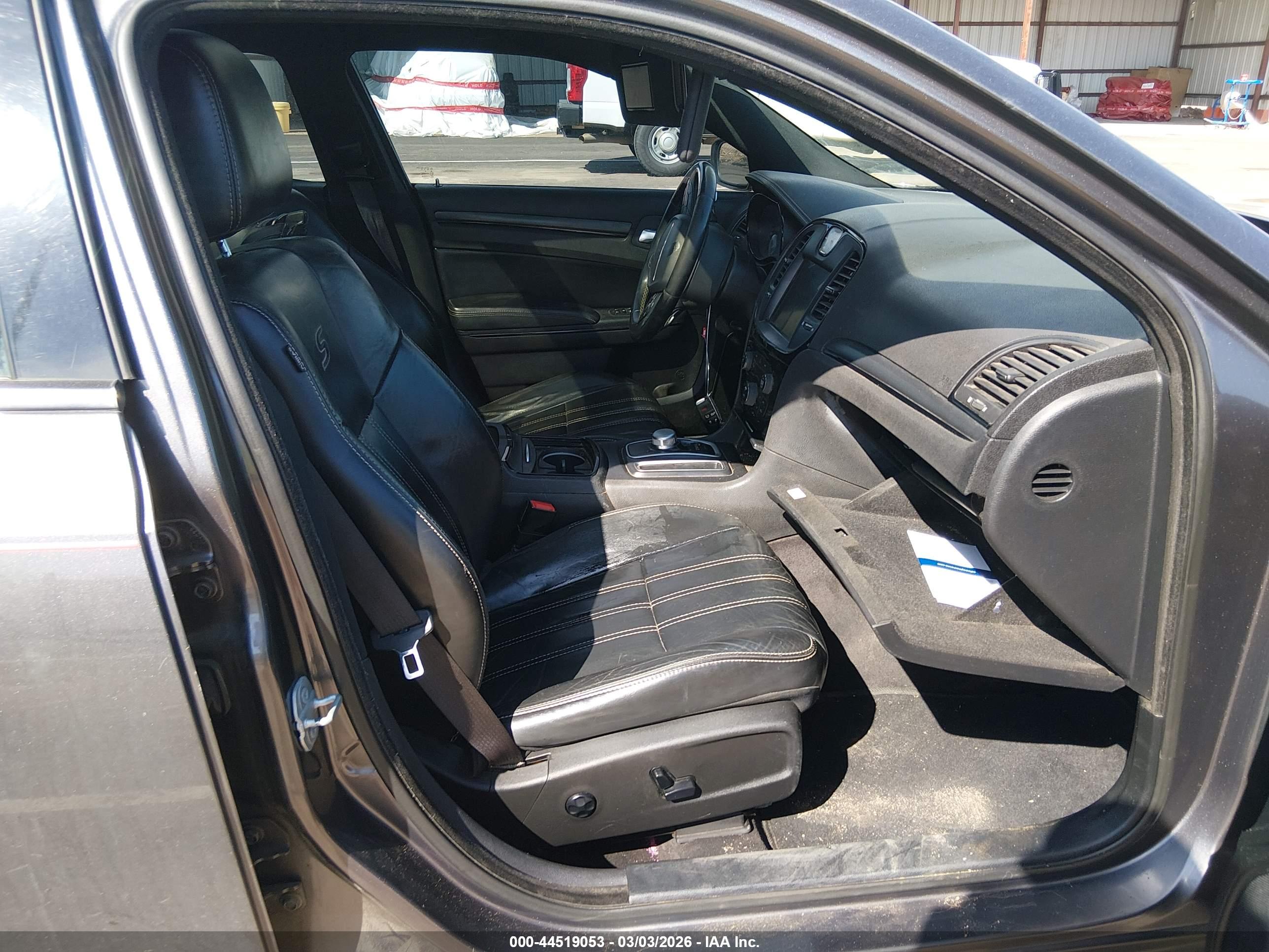 CHRYSLER 300 image 5