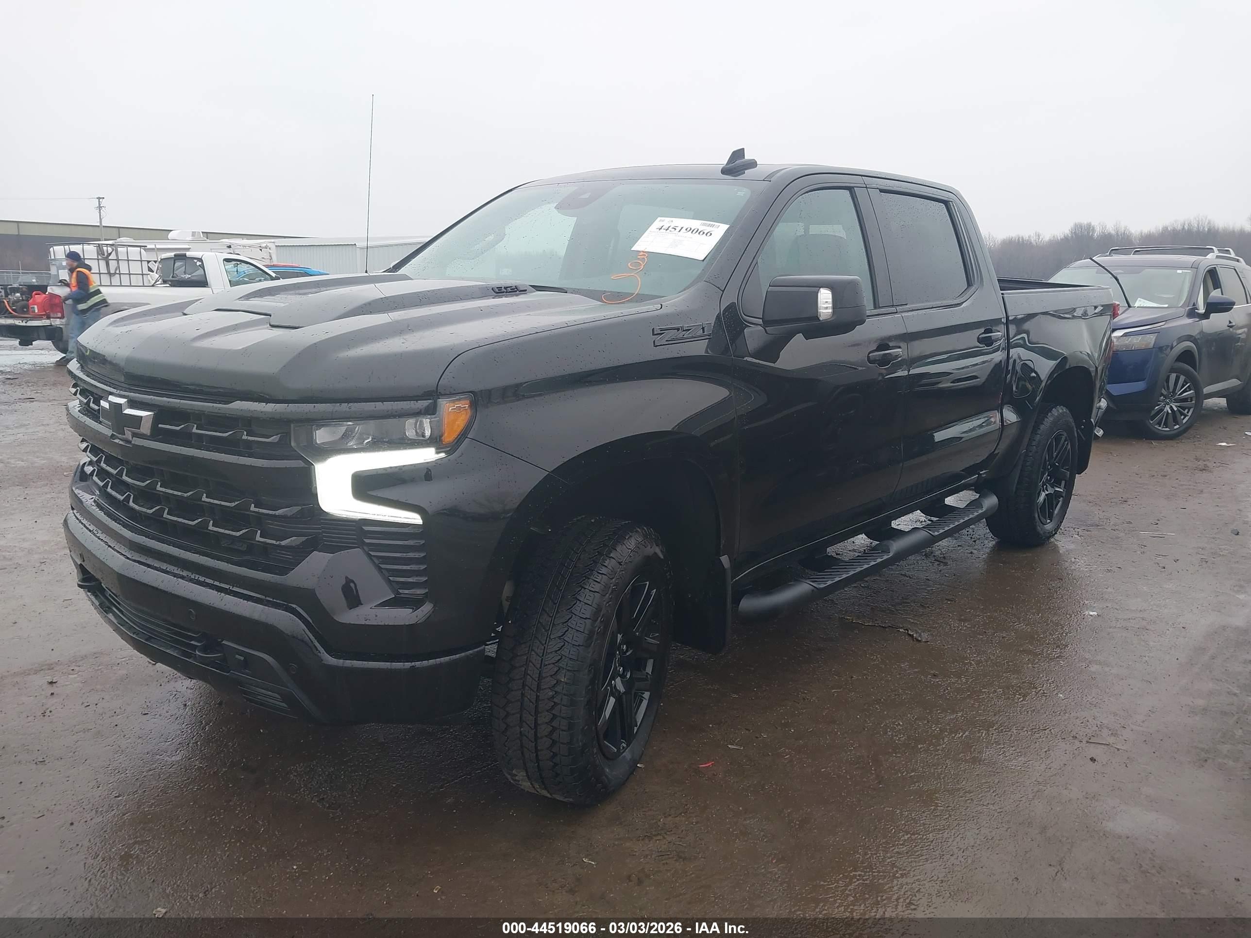 CHEVROLET SILVERADO image 2