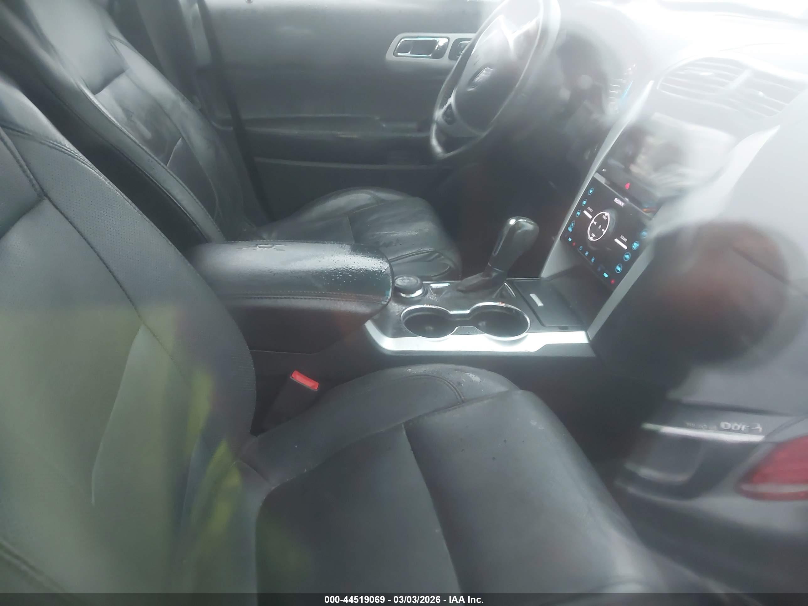 FORD EXPLORER image 5