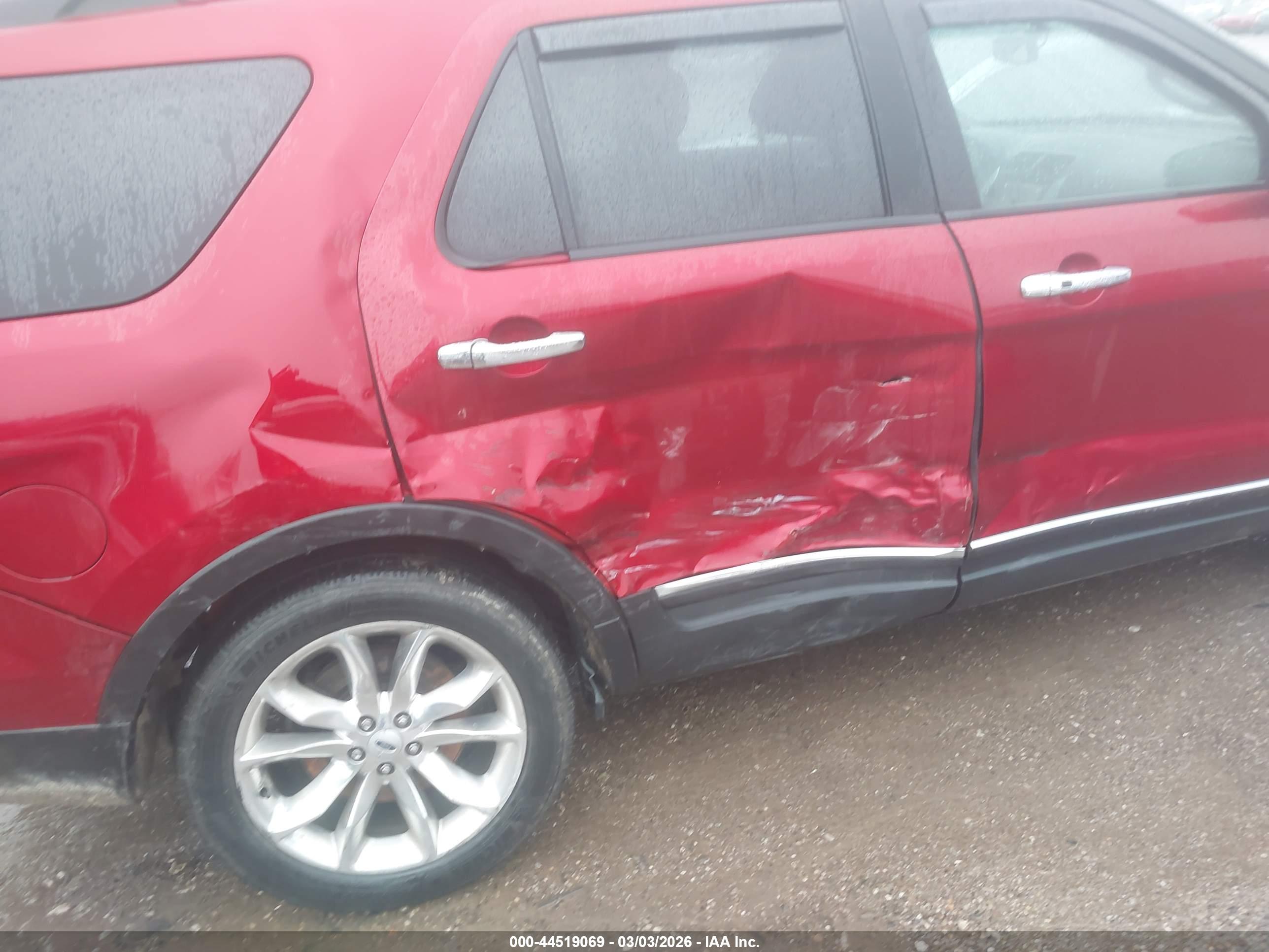 FORD EXPLORER image 6