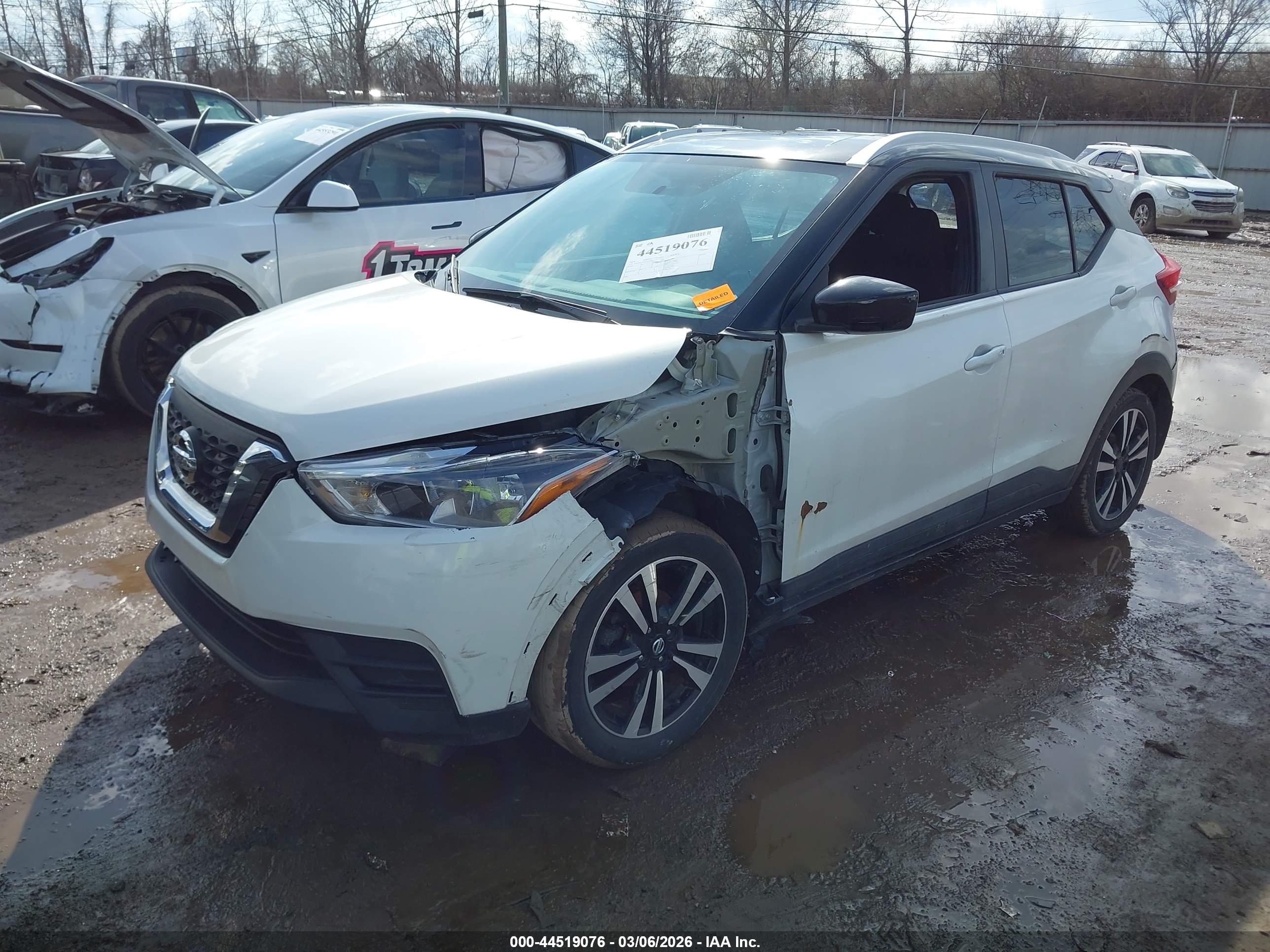 NISSAN KICKS image 2