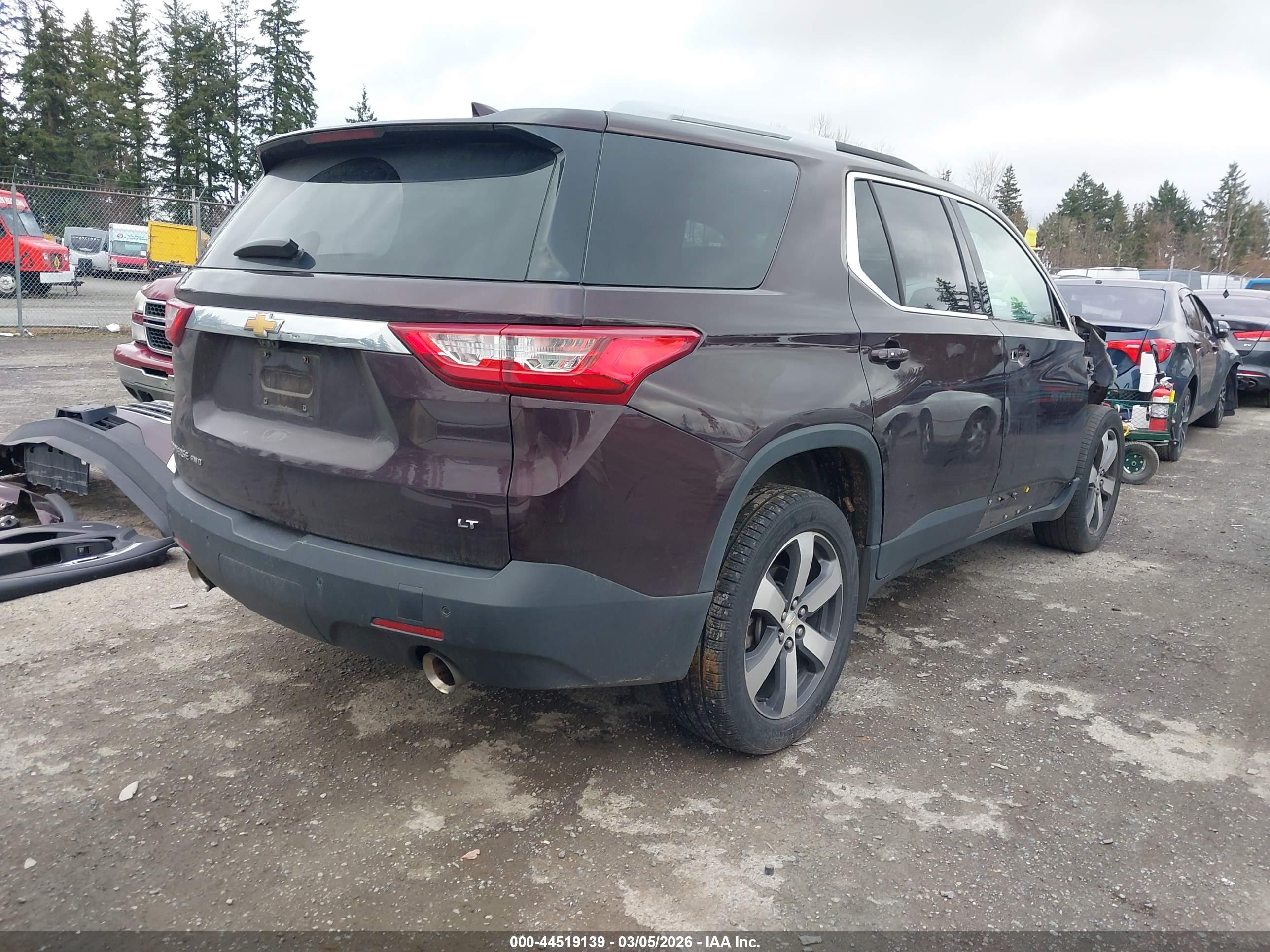CHEVROLET TRAVERSE image 4