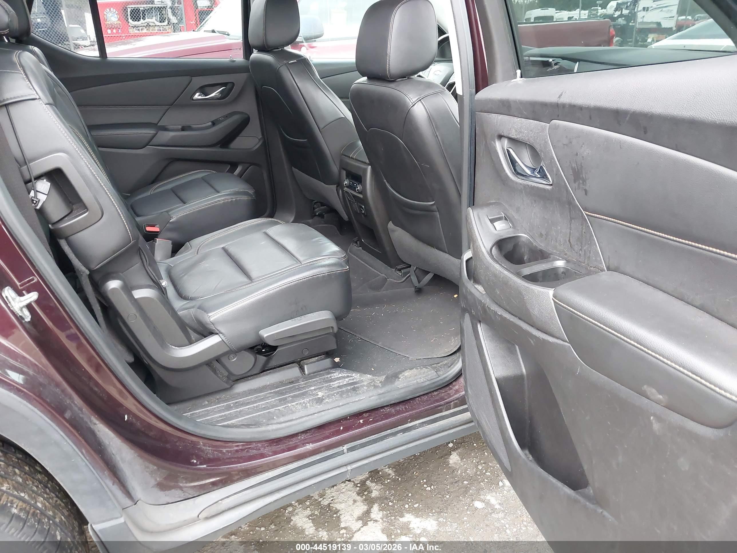 CHEVROLET TRAVERSE image 8