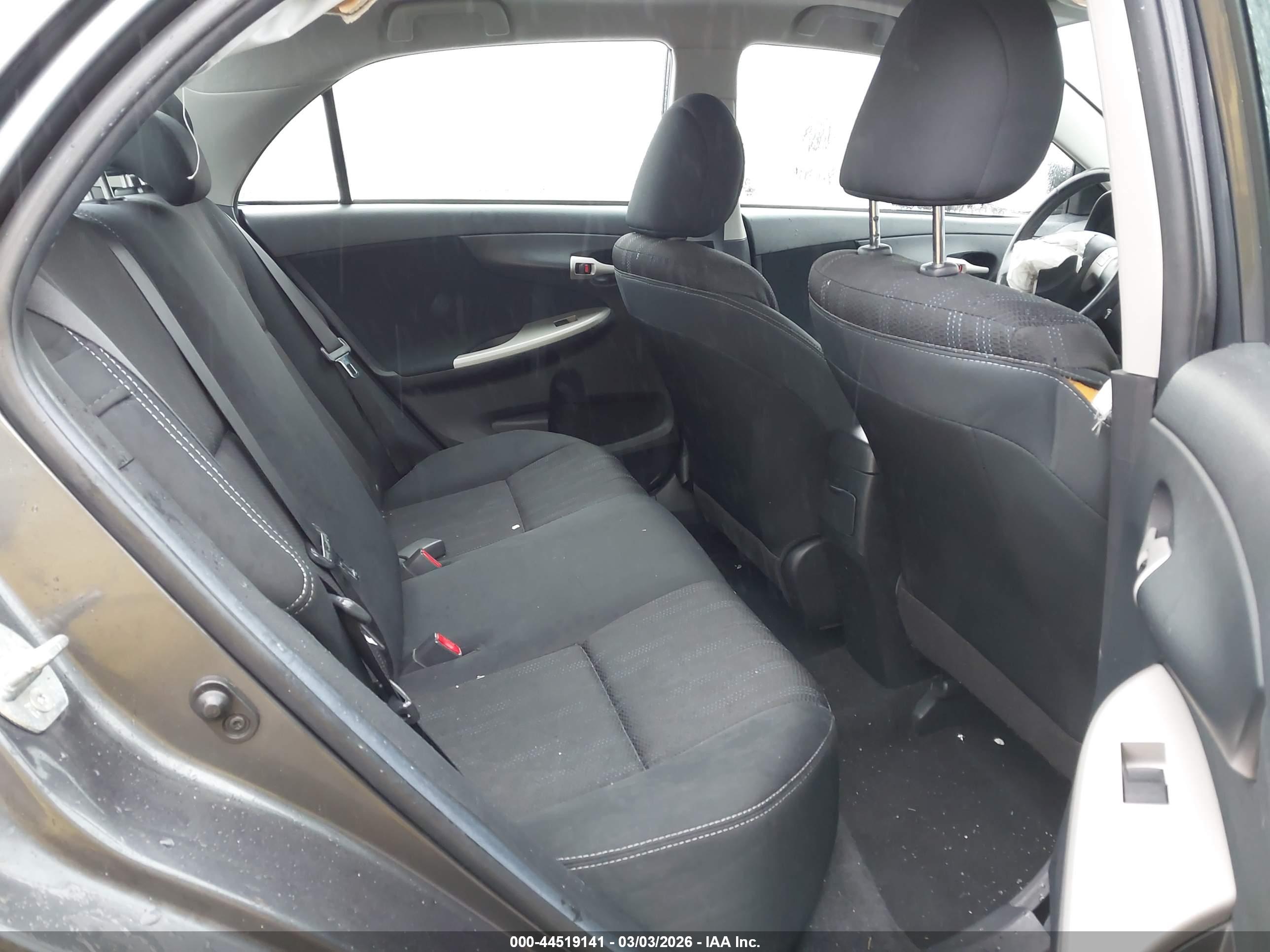 TOYOTA COROLLA image 8