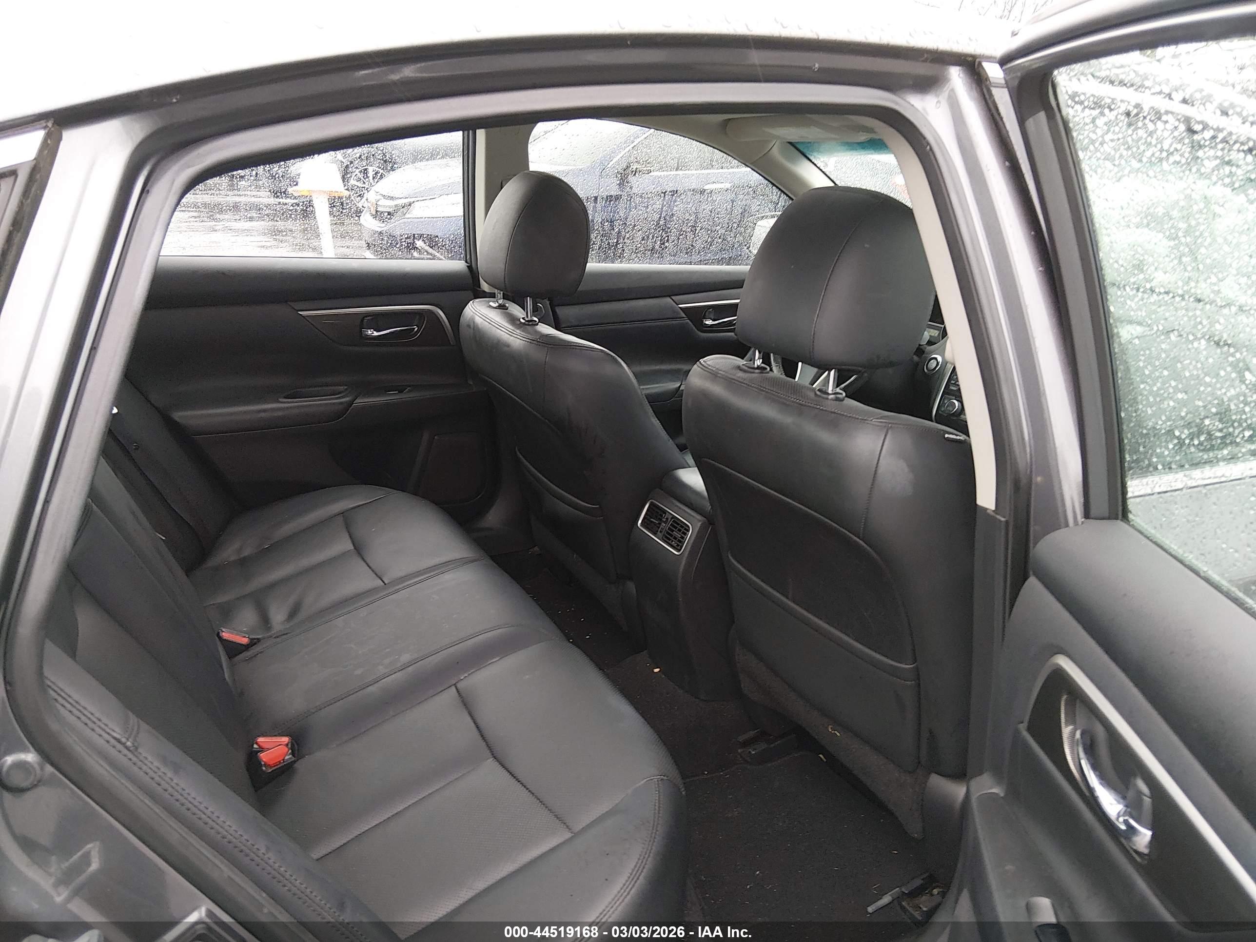 NISSAN ALTIMA image 8