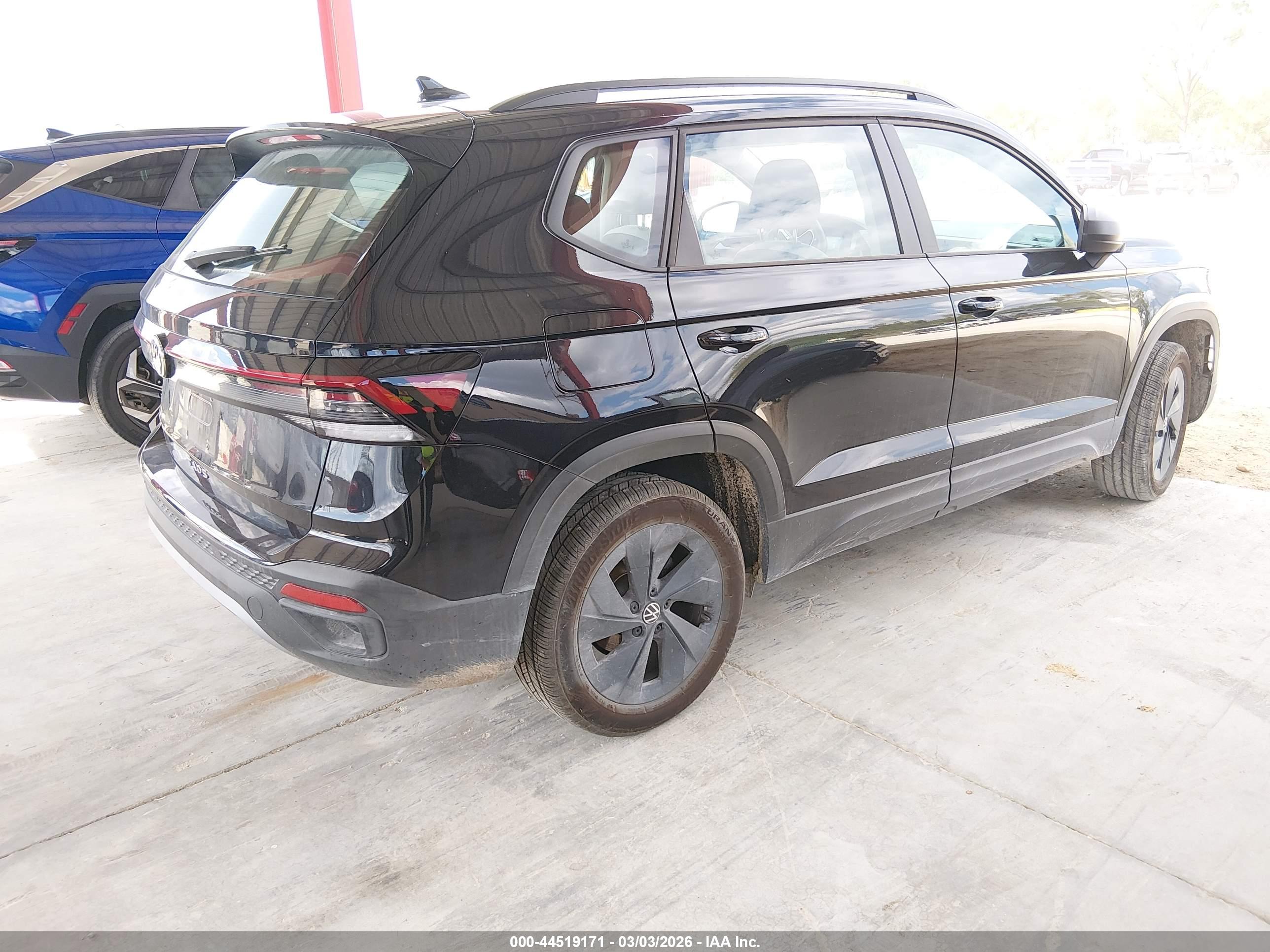 VOLKSWAGEN TAOS image 4