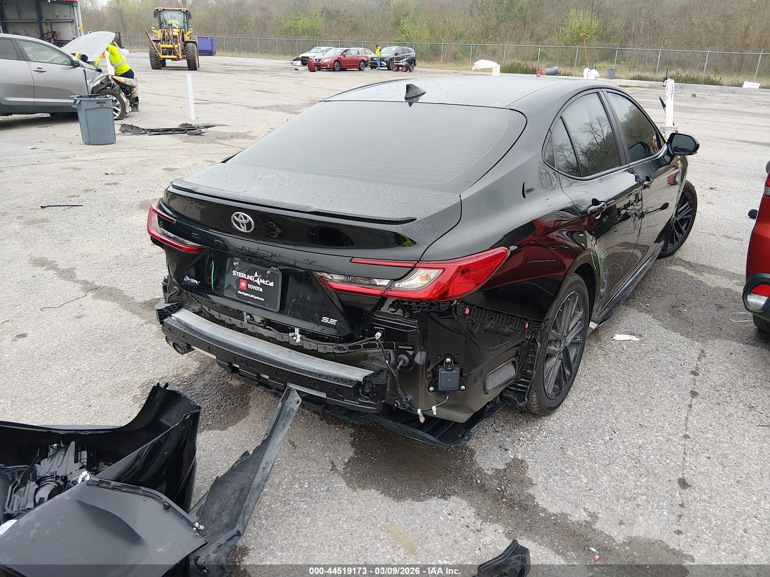 TOYOTA CAMRY image 4