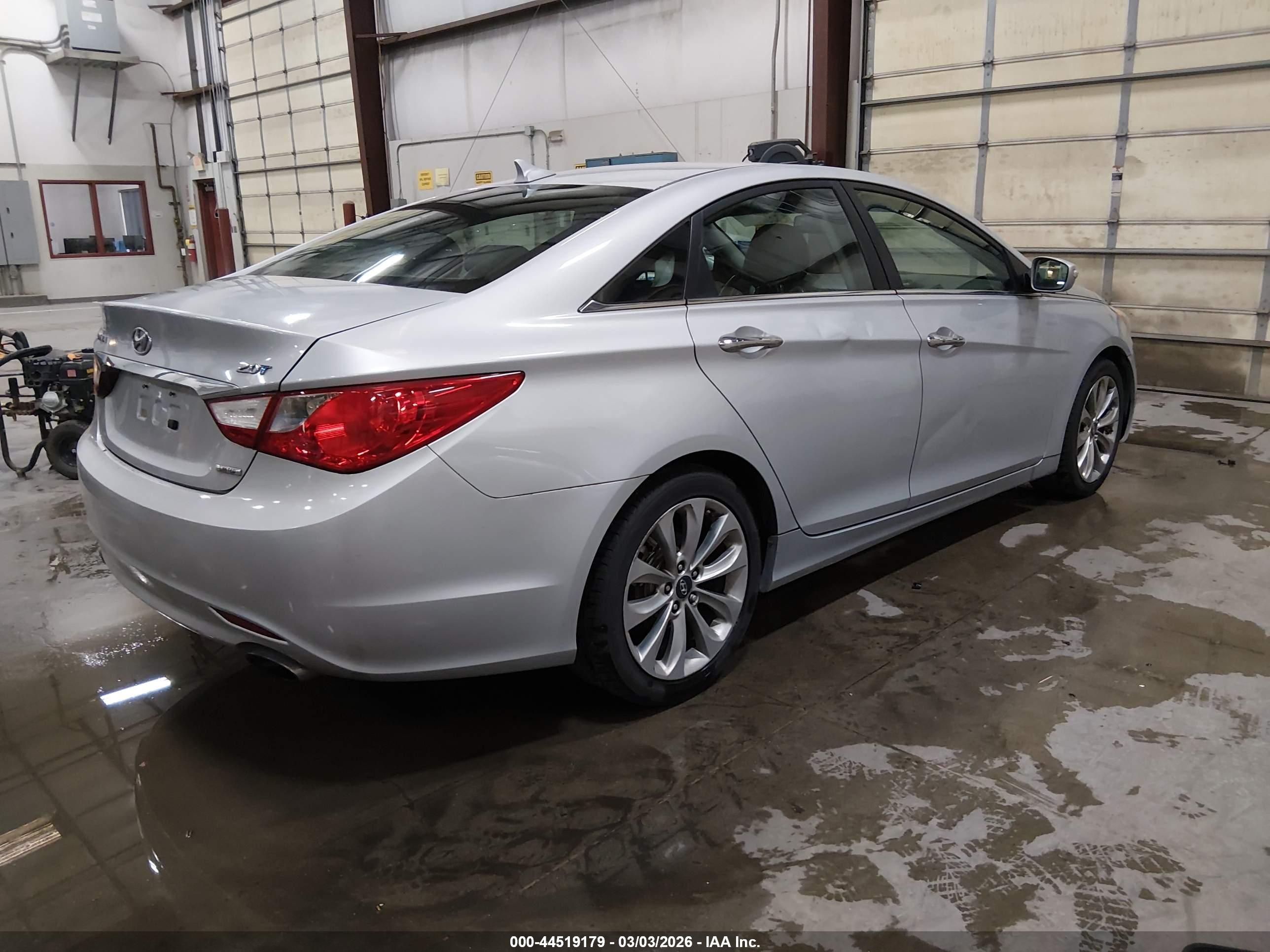 HYUNDAI SONATA image 4