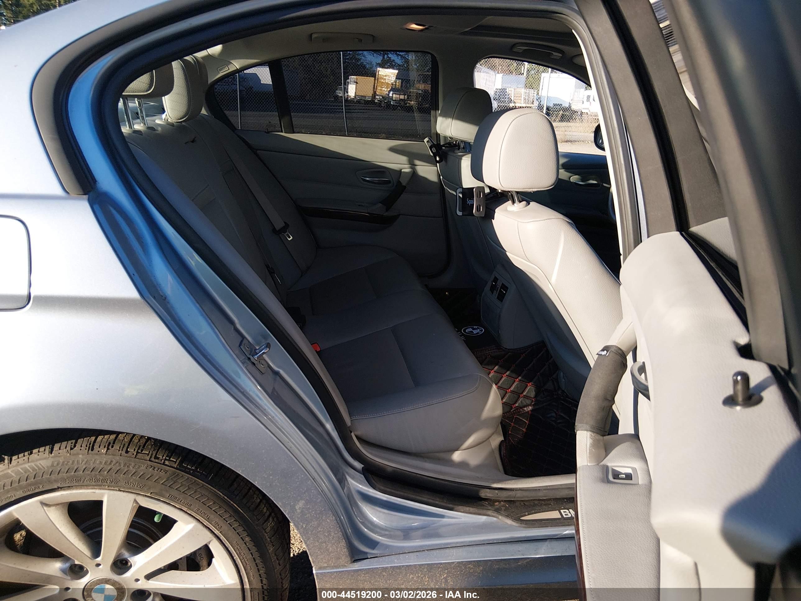 BMW 328I image 8