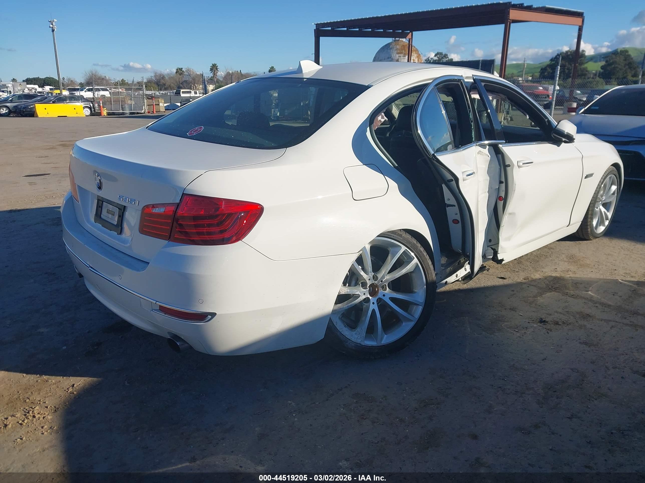 BMW 535I image 4