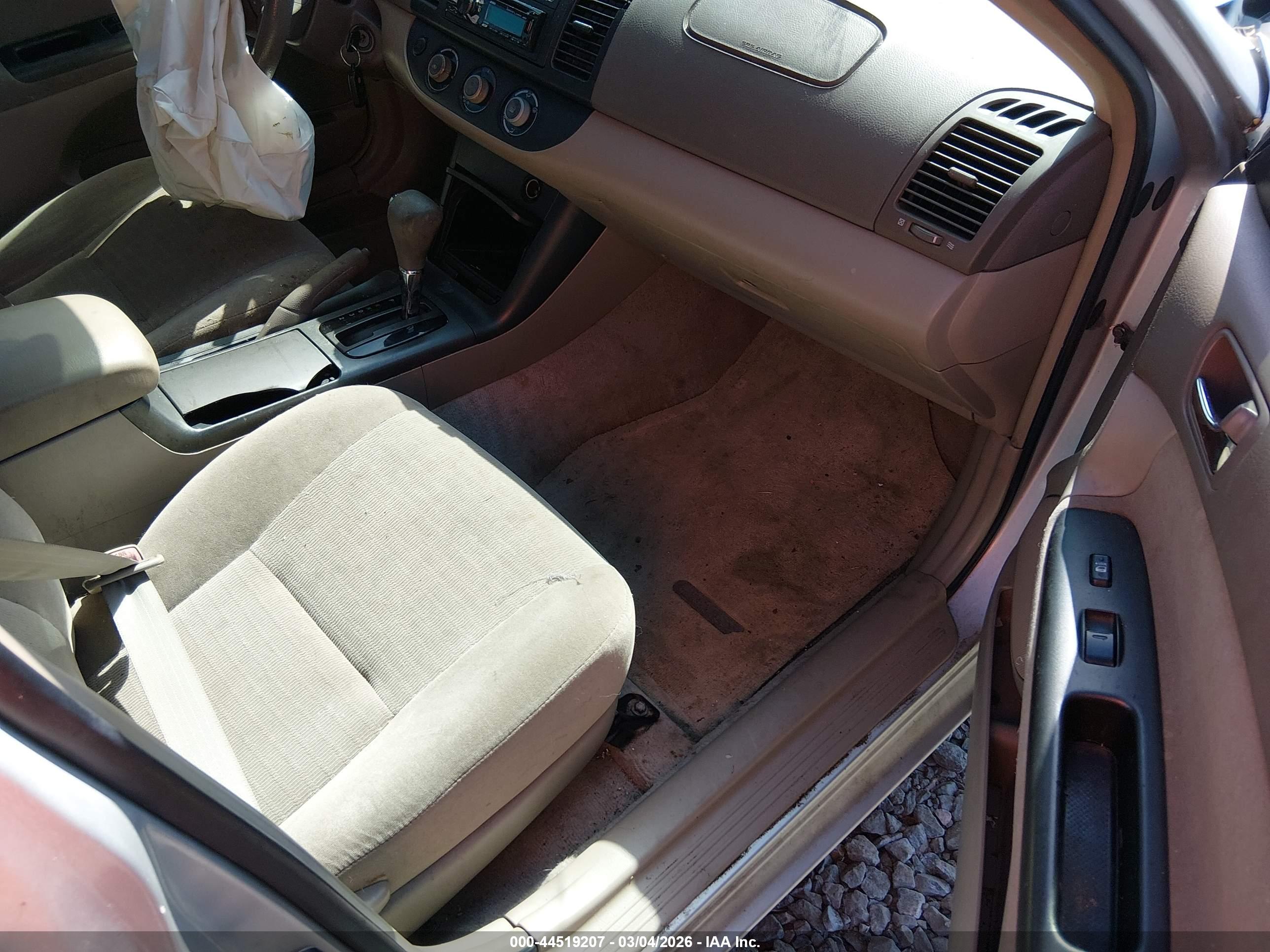 TOYOTA CAMRY image 5