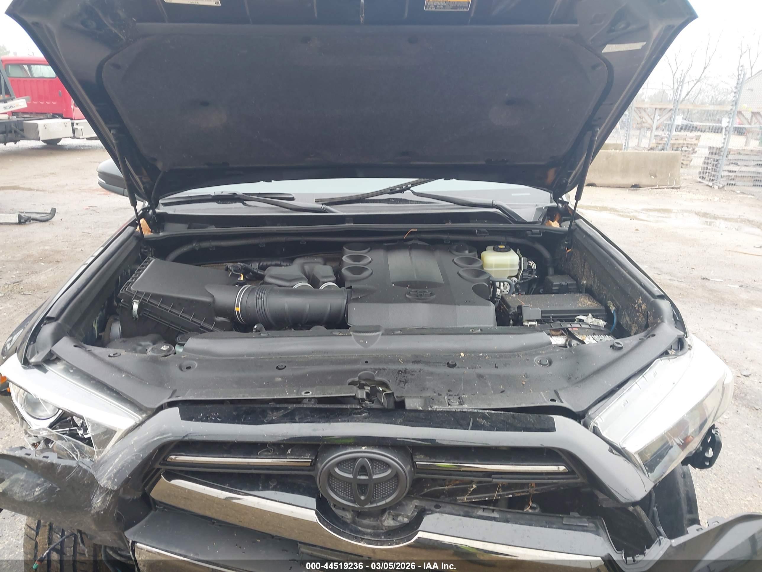 TOYOTA 4RUNNER image 10