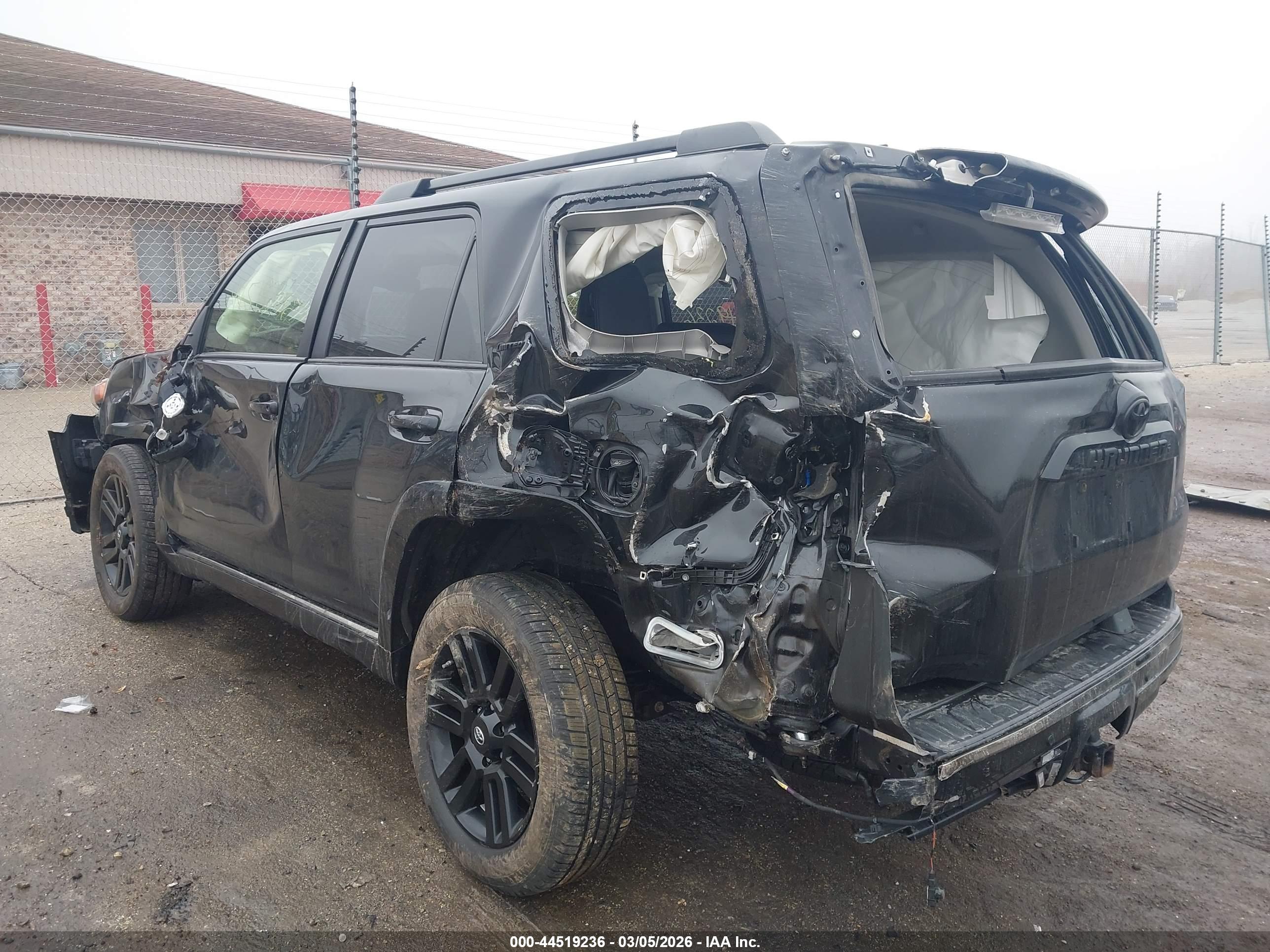 TOYOTA 4RUNNER image 3